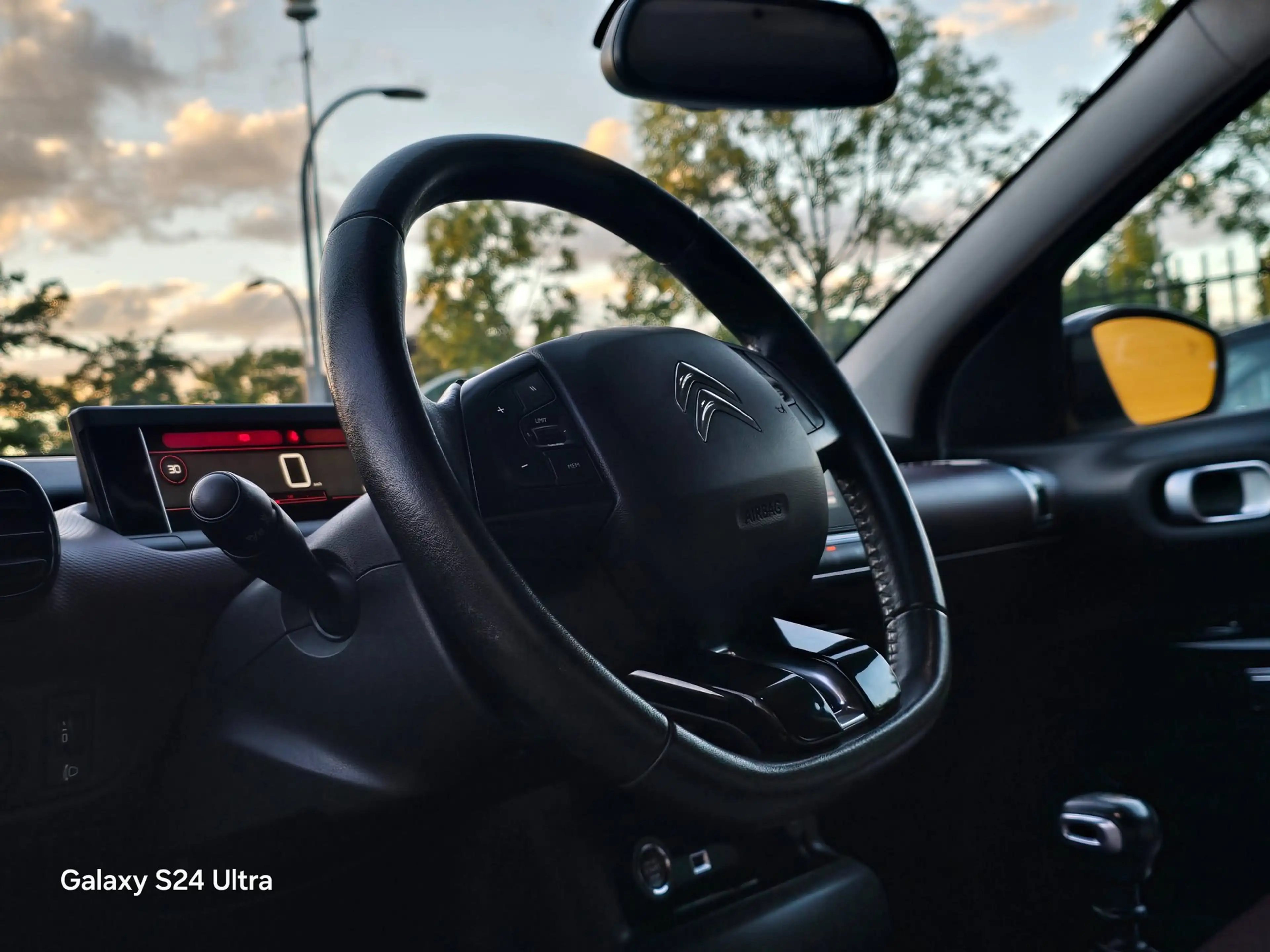 Citroen C4 Cactus 1.2 PureTech Shine / NAP / Camera / Airco / Elek P — photo 13