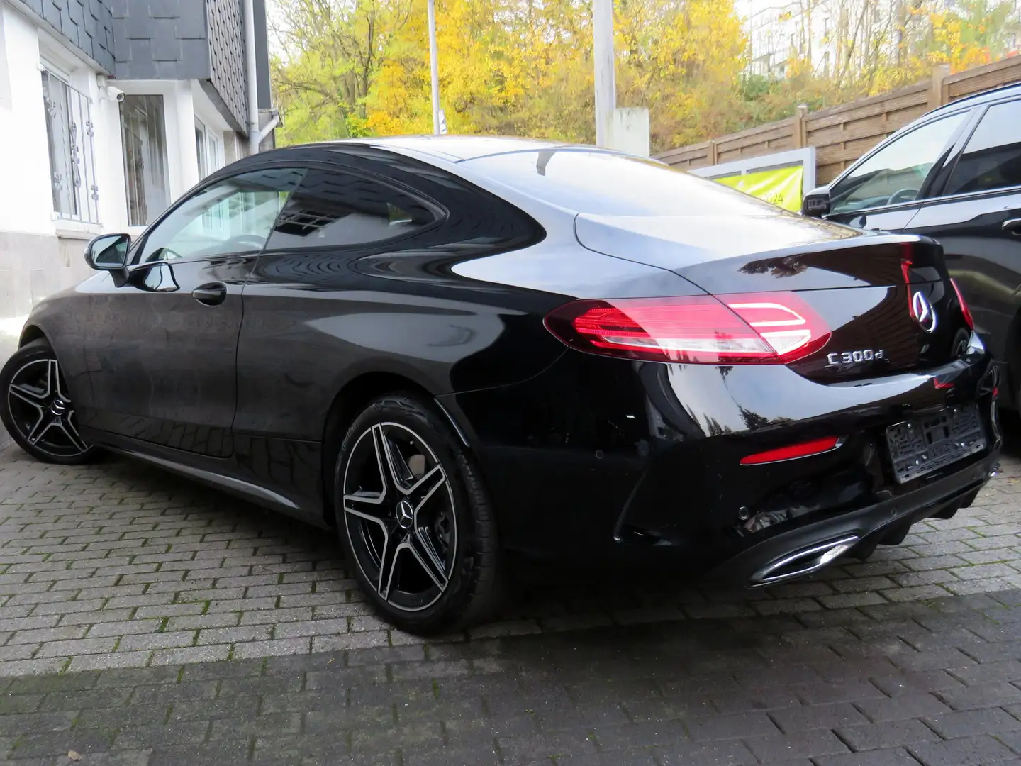 Mercedes-Benz C 300 C 300 d Coupé AMG Line / Pano, R-Kam, LED Noir - 2