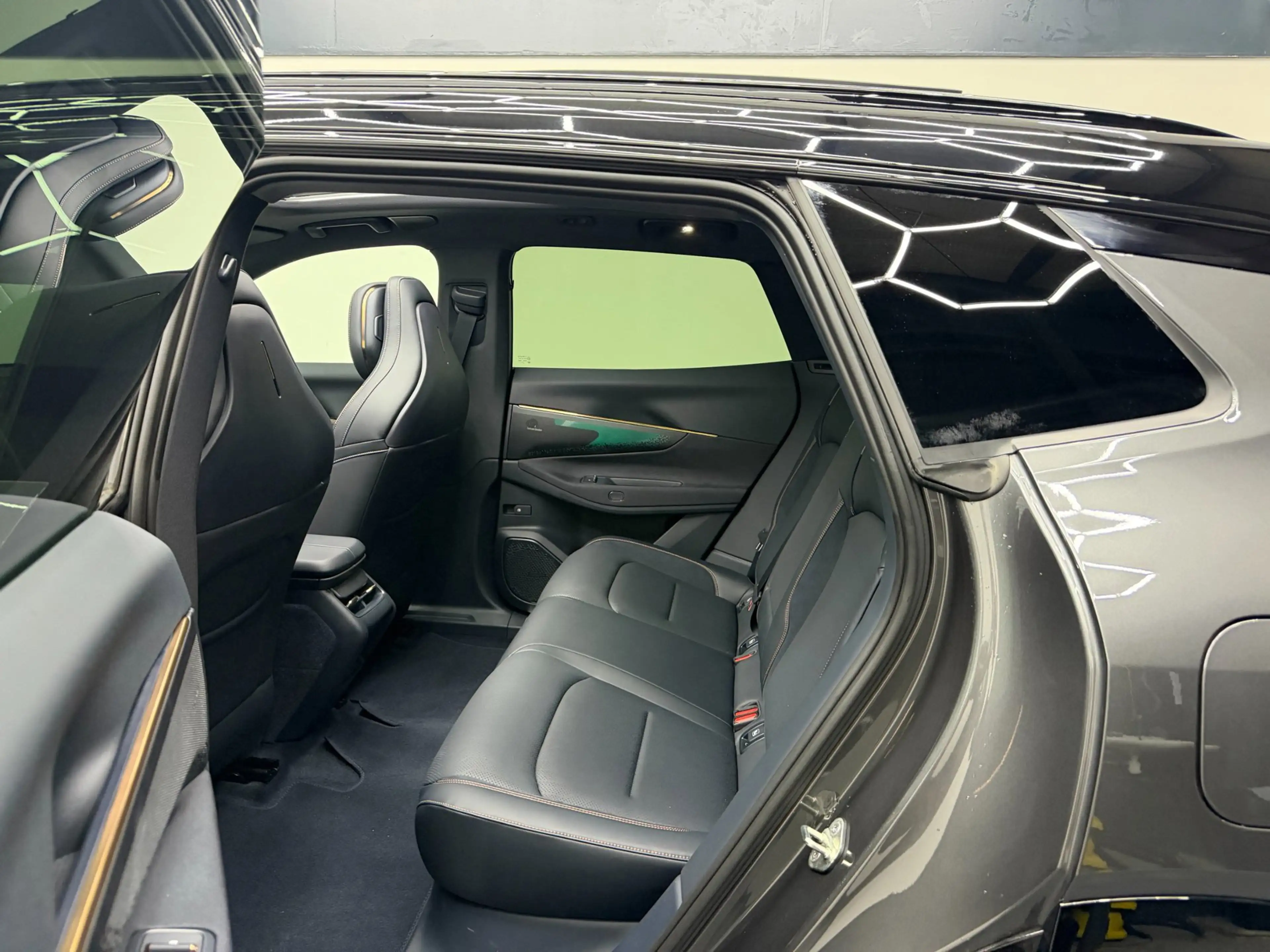 Lynk & Co 08 1.5 More - 200km Elektrisch - Pano - Harman Kardon — photo 12