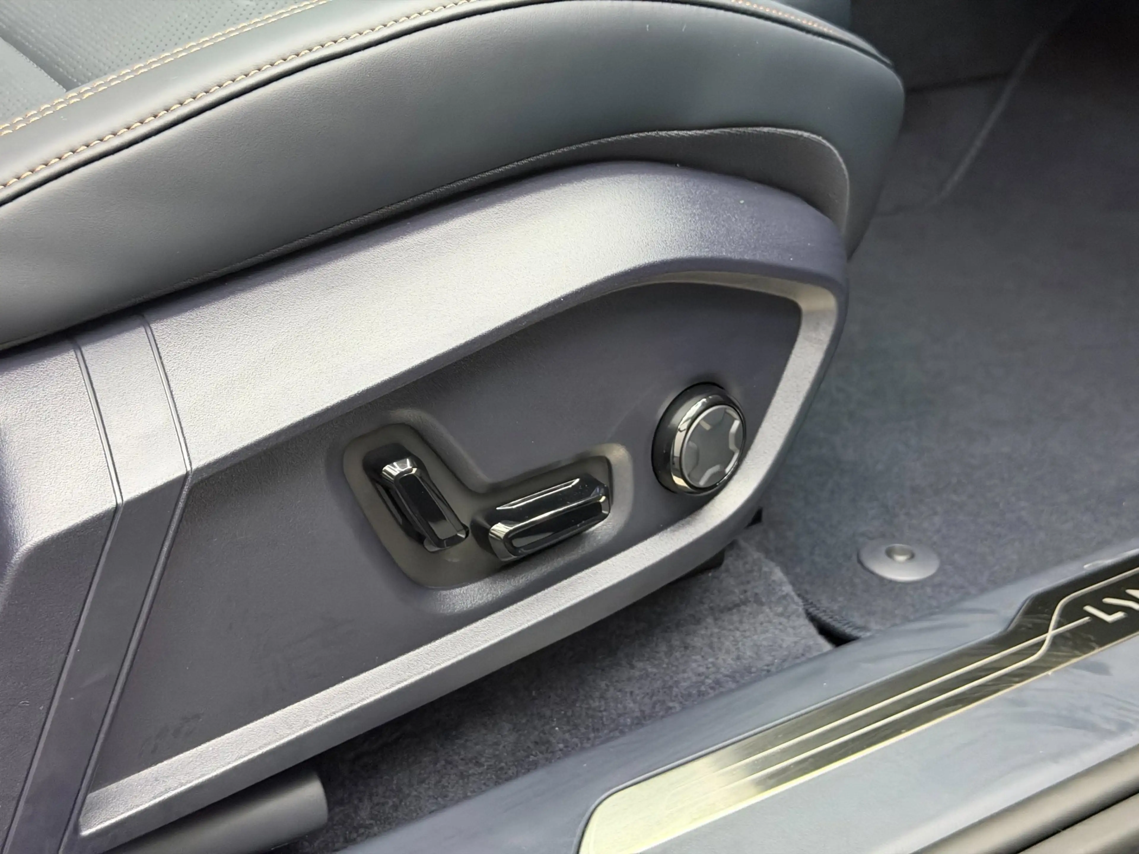 Lynk & Co 08 1.5 More - 200km Elektrisch - Pano - Harman Kardon — photo 11