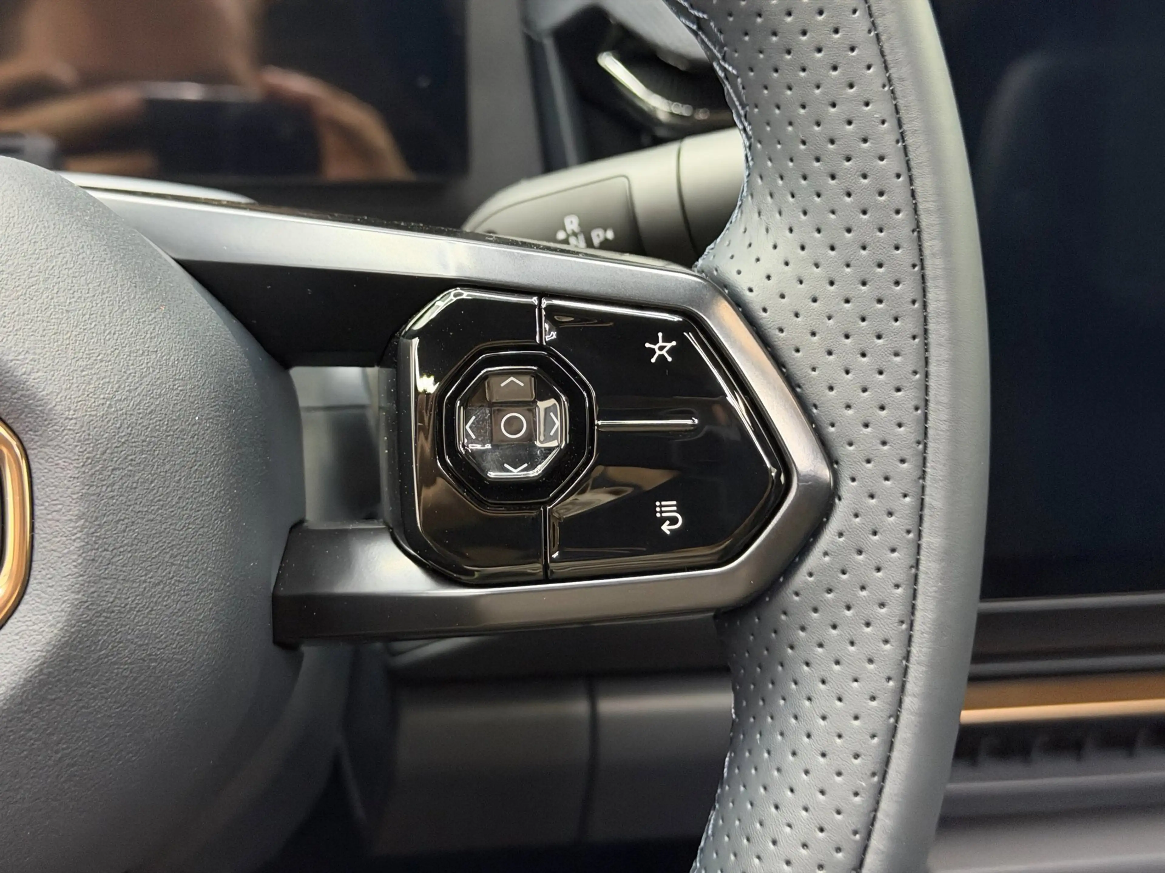 Lynk & Co 08 1.5 More - 200km Elektrisch - Pano - Harman Kardon — photo 27