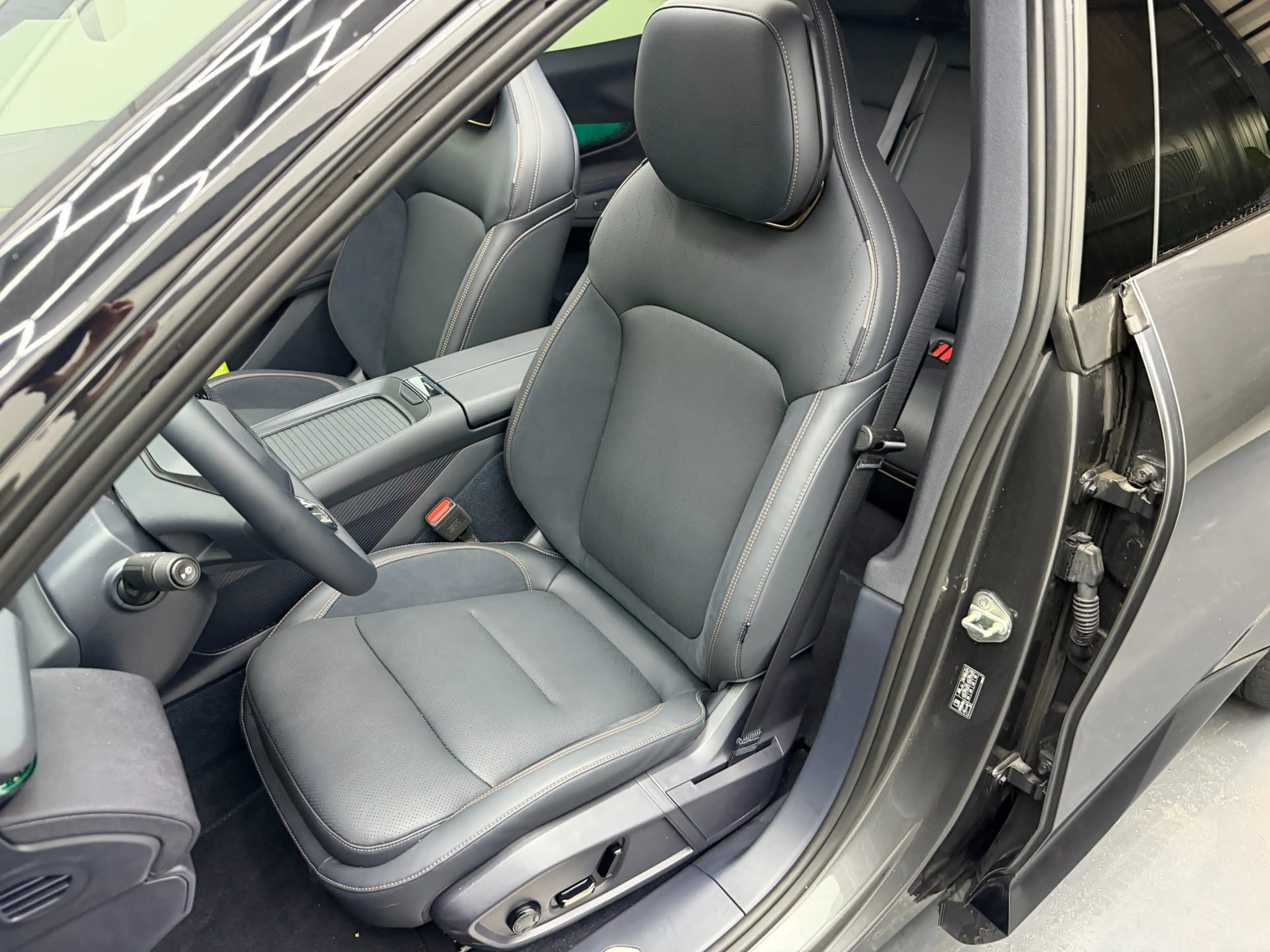 Lynk & Co 08 1.5 More - 200km Elektrisch - Pano - Harman Kardon — photo 9