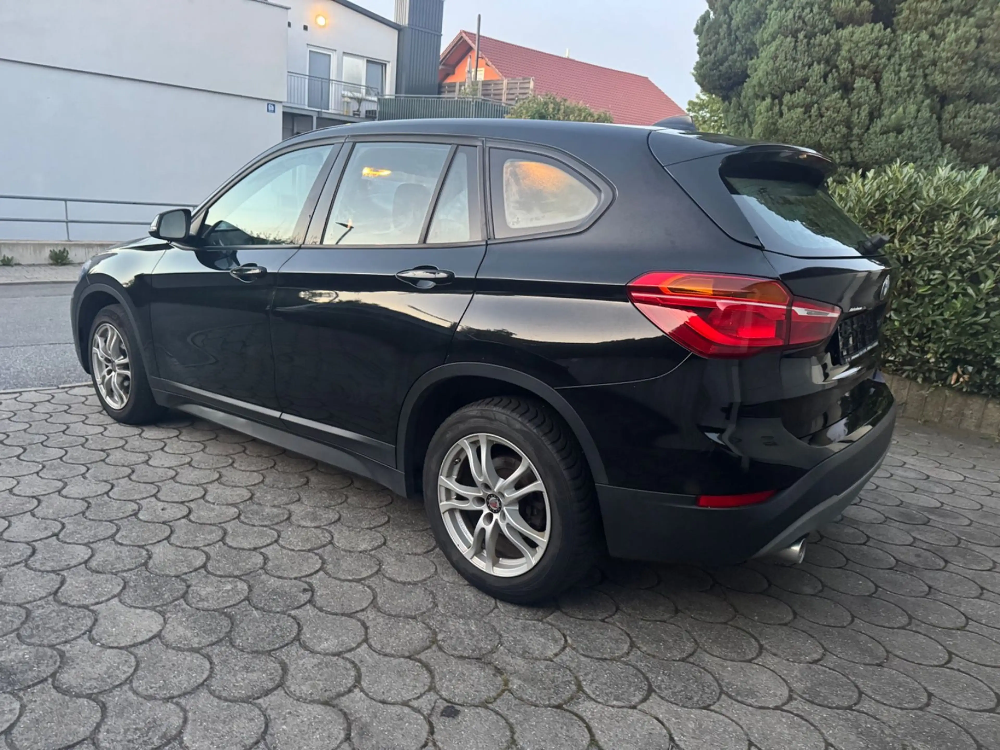 BMW X1 Automatik *TÜV 04/28*LED*Navi*PDC*MwSt.* — photo 3
