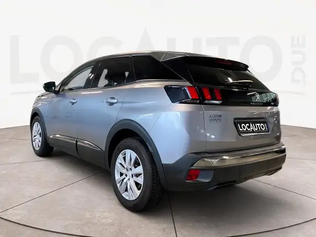 Peugeot 3008 view 5