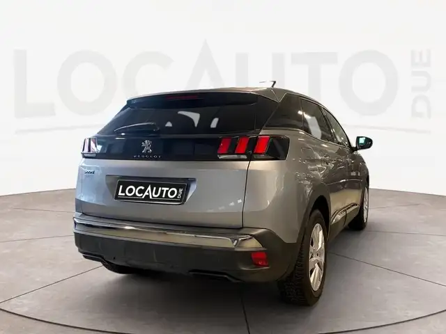 Peugeot 3008 view 4