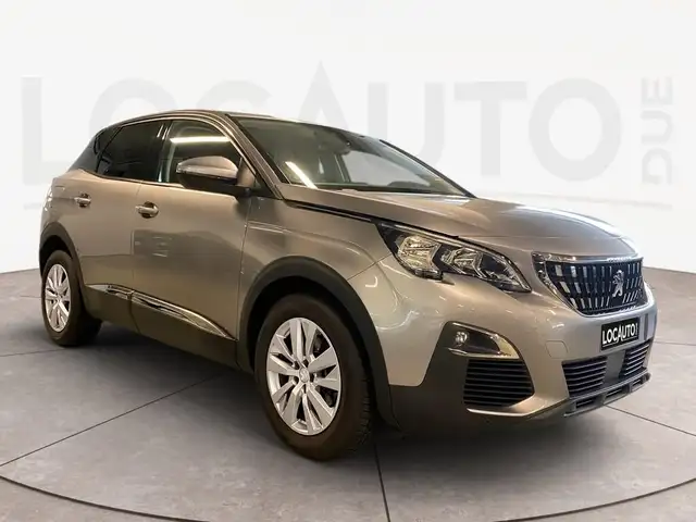 Peugeot 3008 view 3
