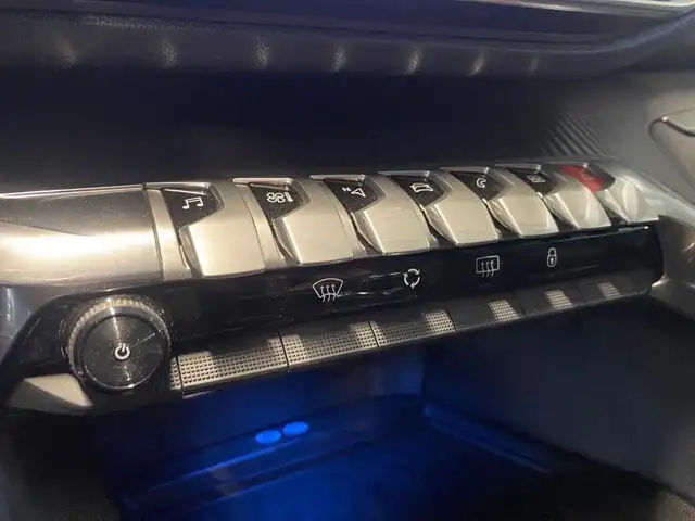 Peugeot 3008 view 11