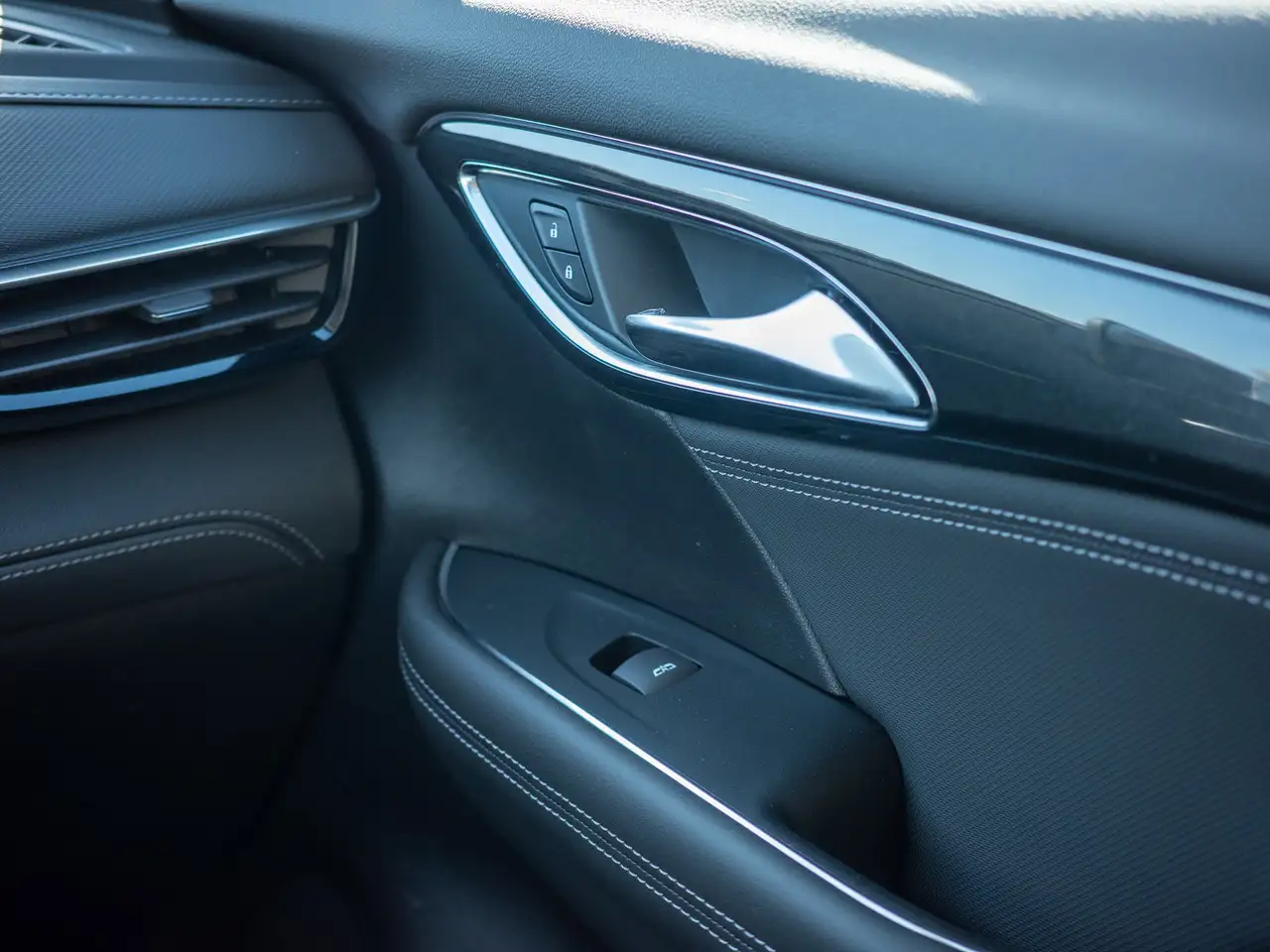 Buick Envision снимка Buick Envision