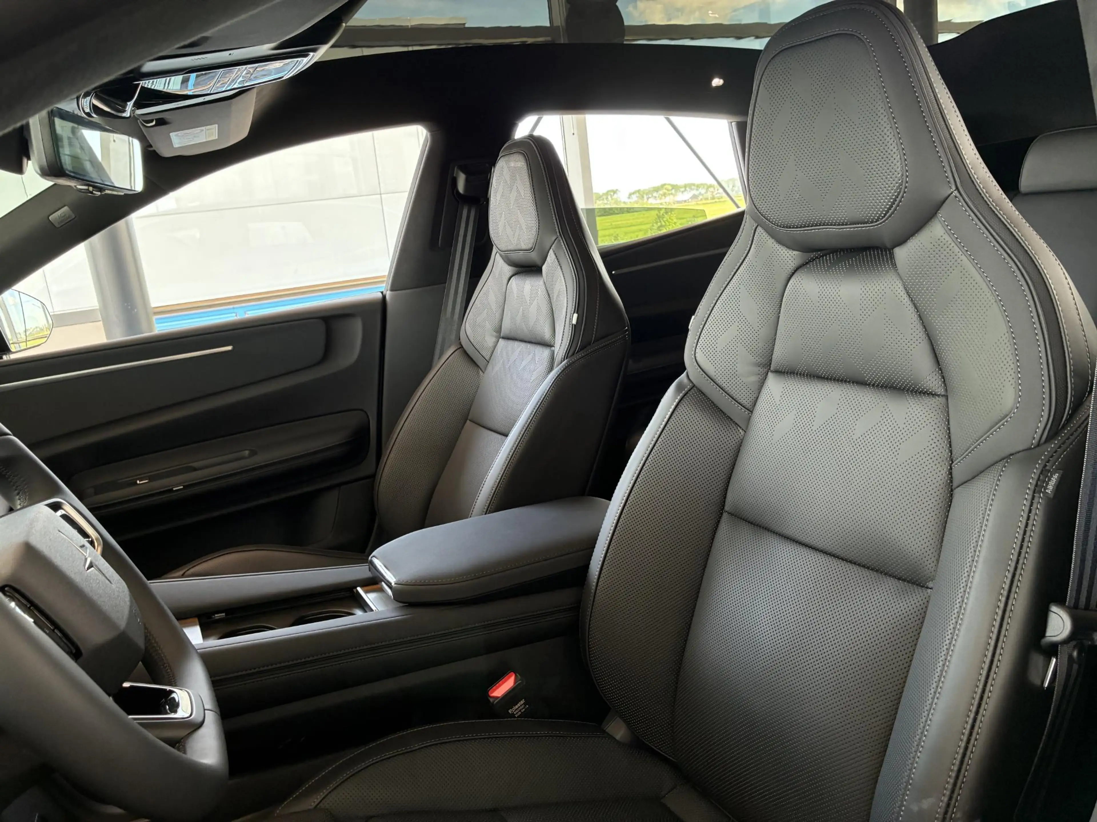 Polestar 4 Long Range Dual motor Plus 100 kWh Long range dual — photo 7