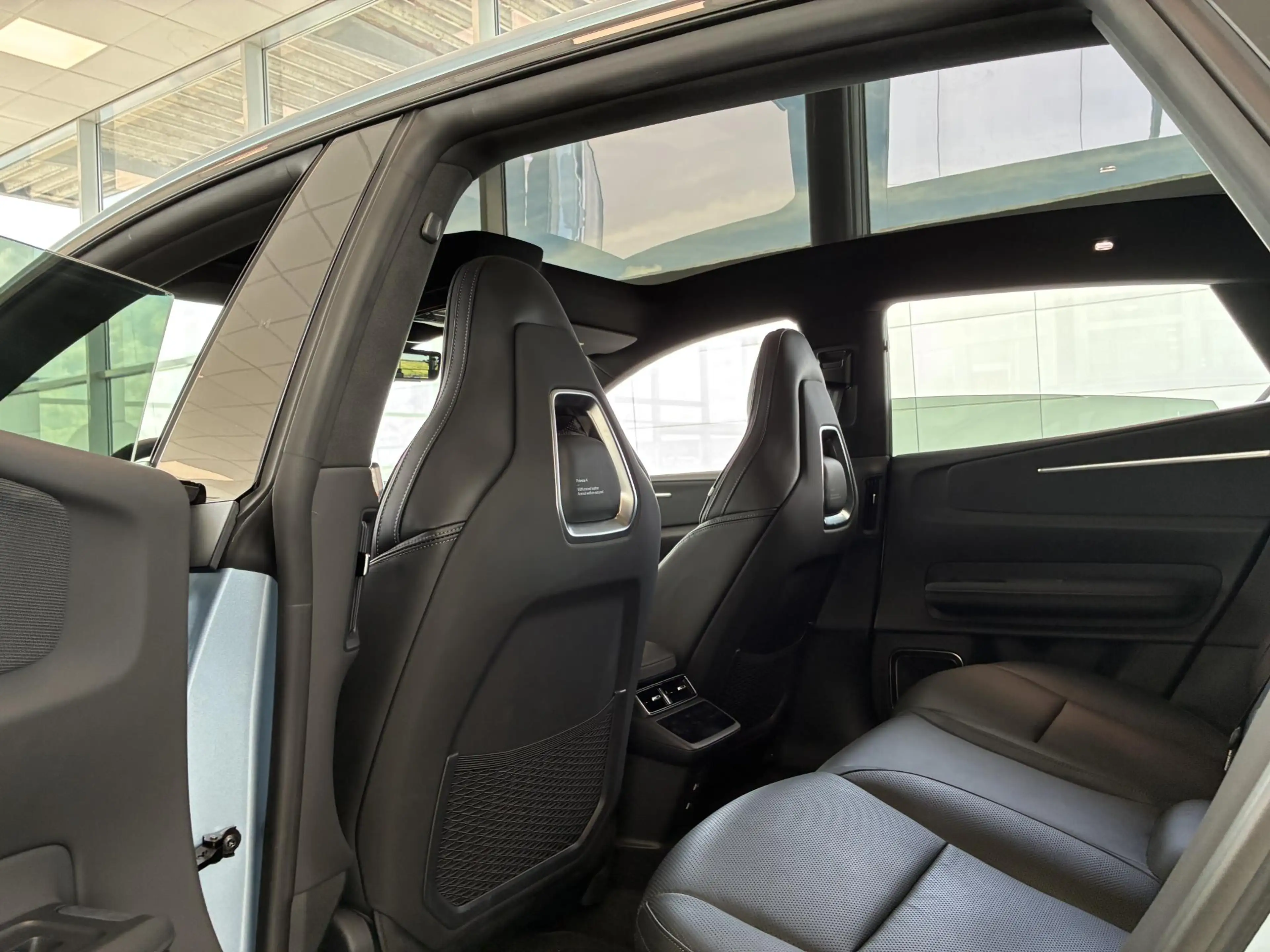 Polestar 4 Long Range Dual motor Plus 100 kWh Long range dual — photo 9