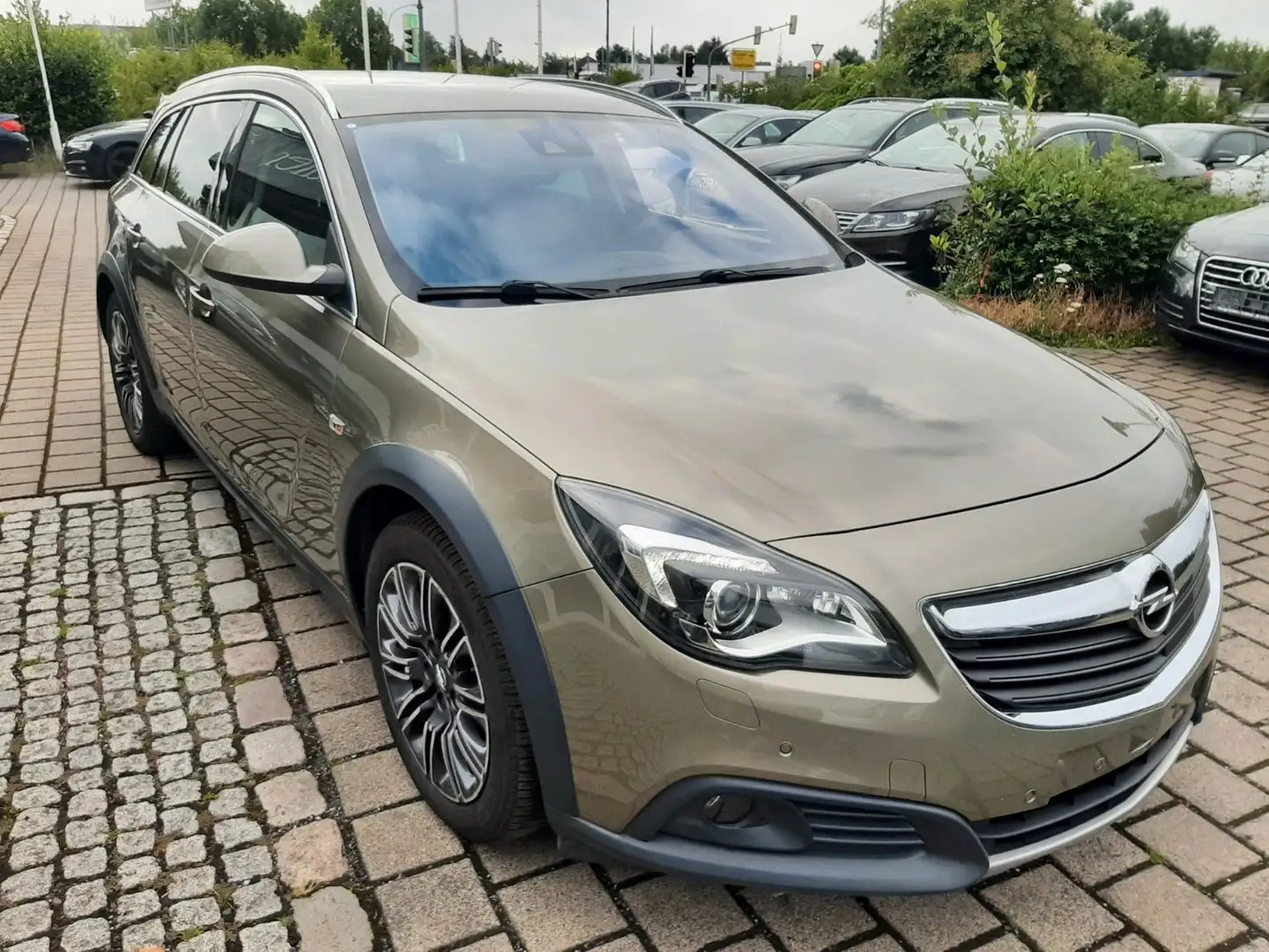 Opel Insignia Insignia A Country Tourer 4x4 1.Hand Xenon Navi Beżowy - 1