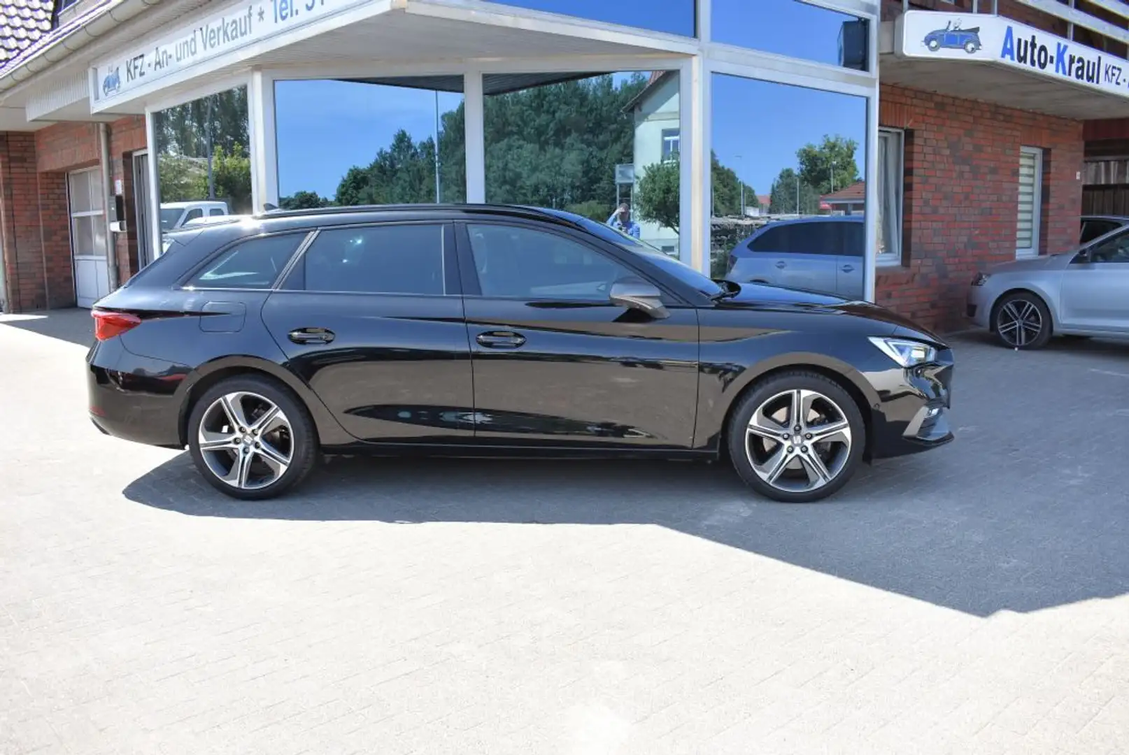 SEAT Leon Sportstourer 1.5 eTSI ACT FR Mild Hybrid DSG-Autom Nero - 2