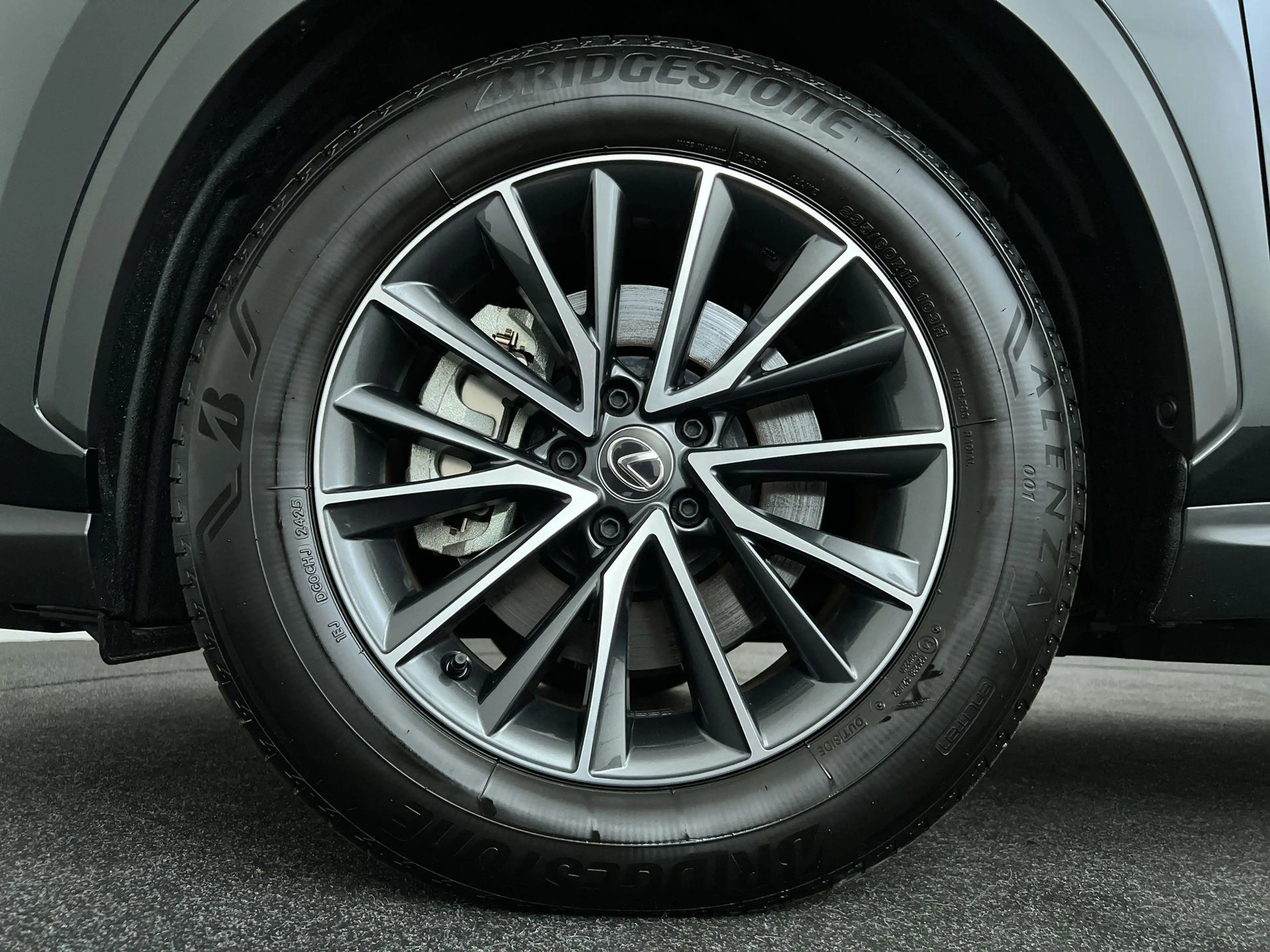 Lexus NX 450h+ AWD Luxury Line — photo 10