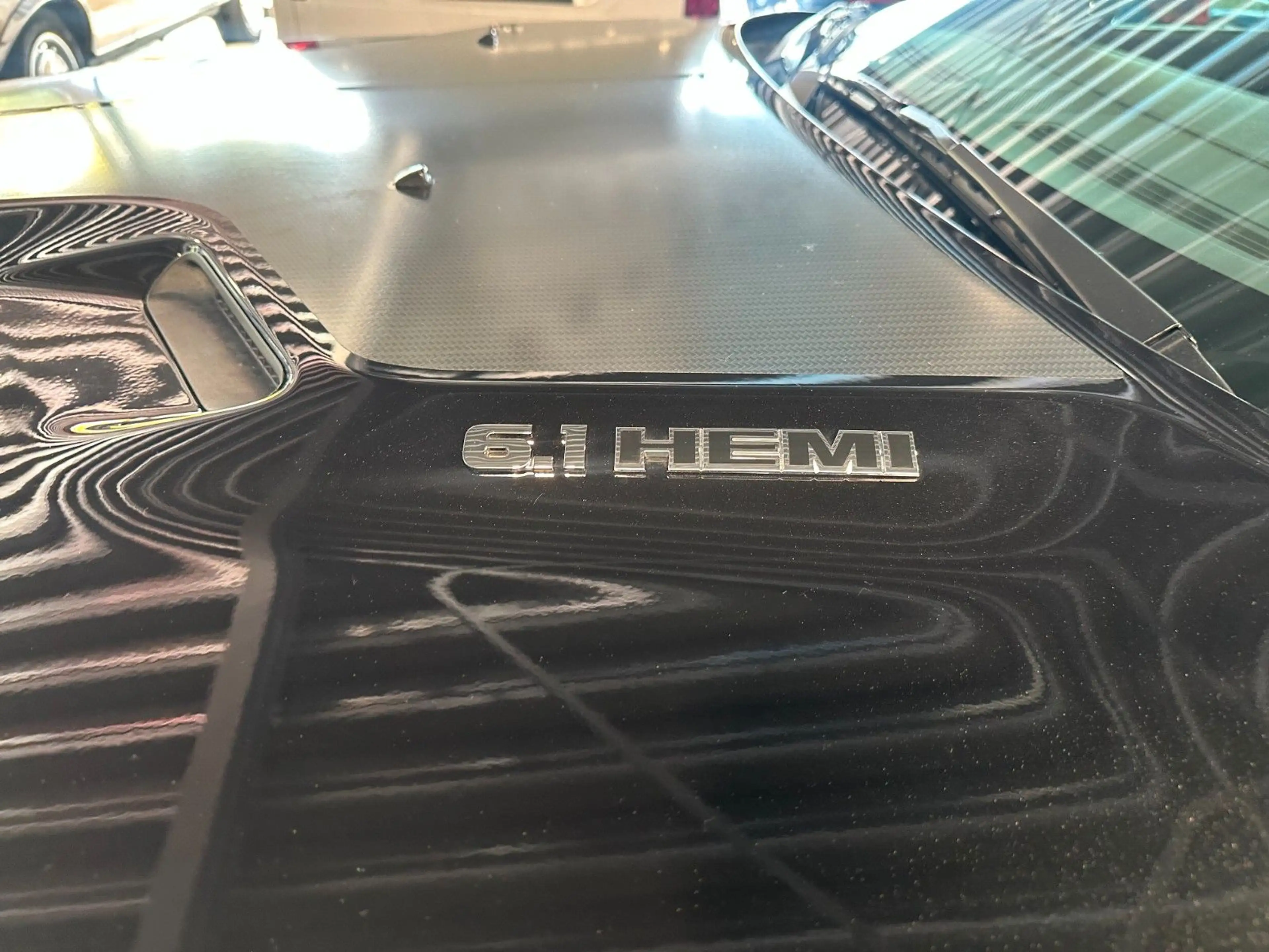Dodge Challenger 6.1 Hemi SRT 1.Hand 12000KM Brembo — photo 10