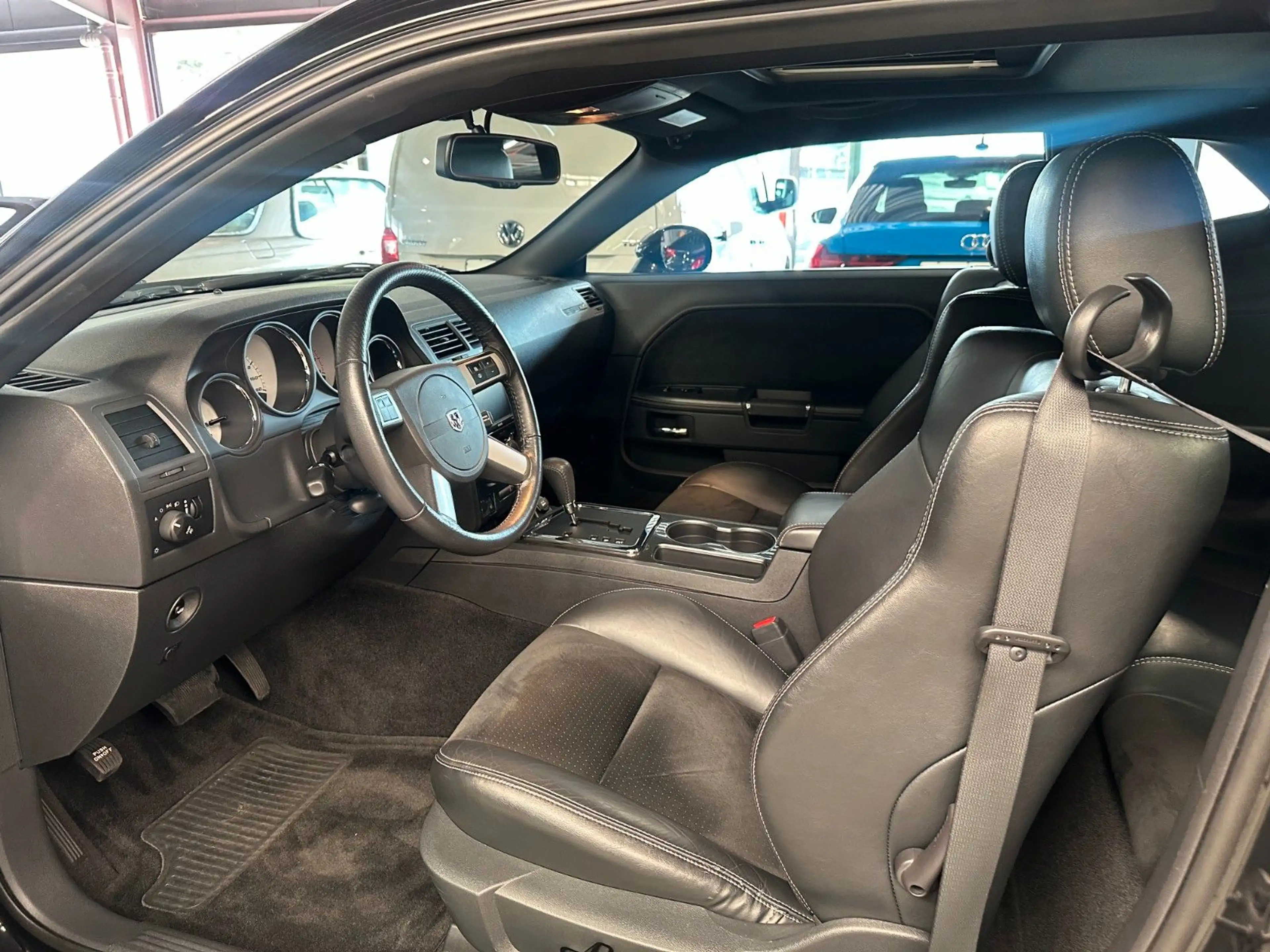 Dodge Challenger 6.1 Hemi SRT 1.Hand 12000KM Brembo — photo 14
