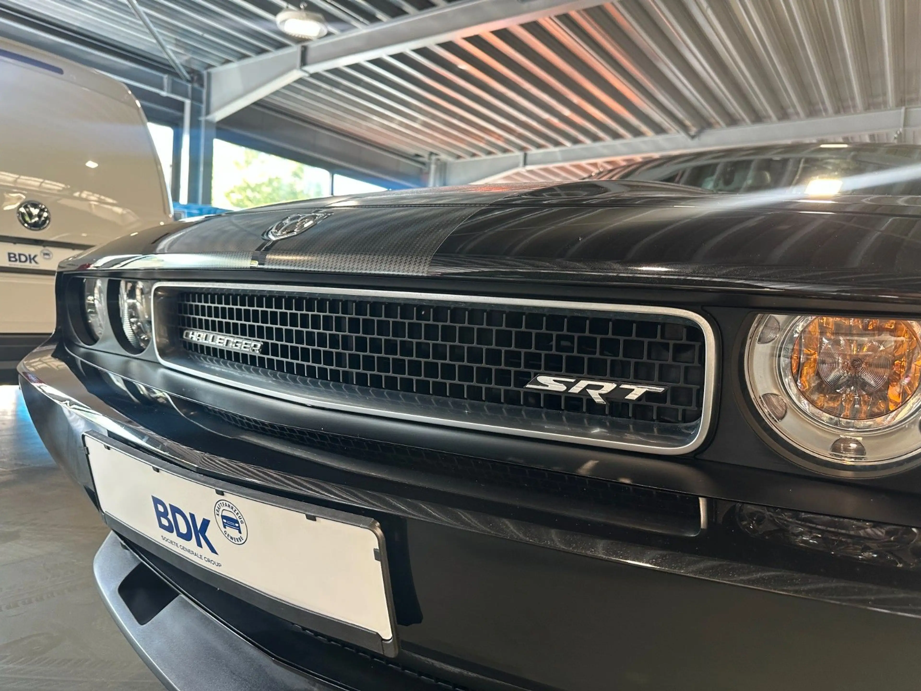 Dodge Challenger 6.1 Hemi SRT 1.Hand 12000KM Brembo — photo 8