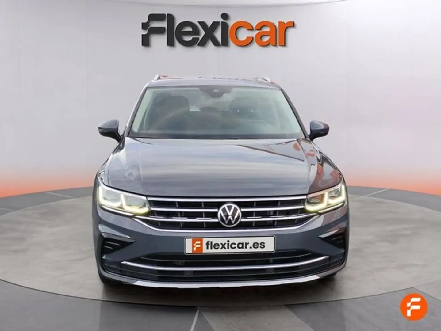 Volkswagen Tiguan 2.0TDI R-Line DSG 110kW Grau - 2