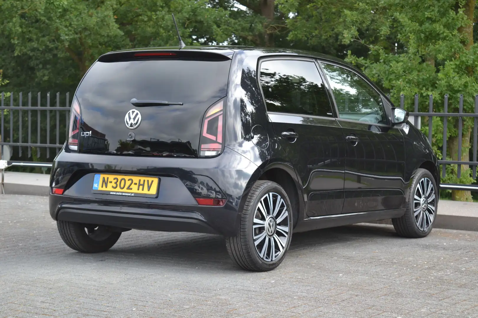Volkswagen up! Move IQ.Drive Zwart - 2
