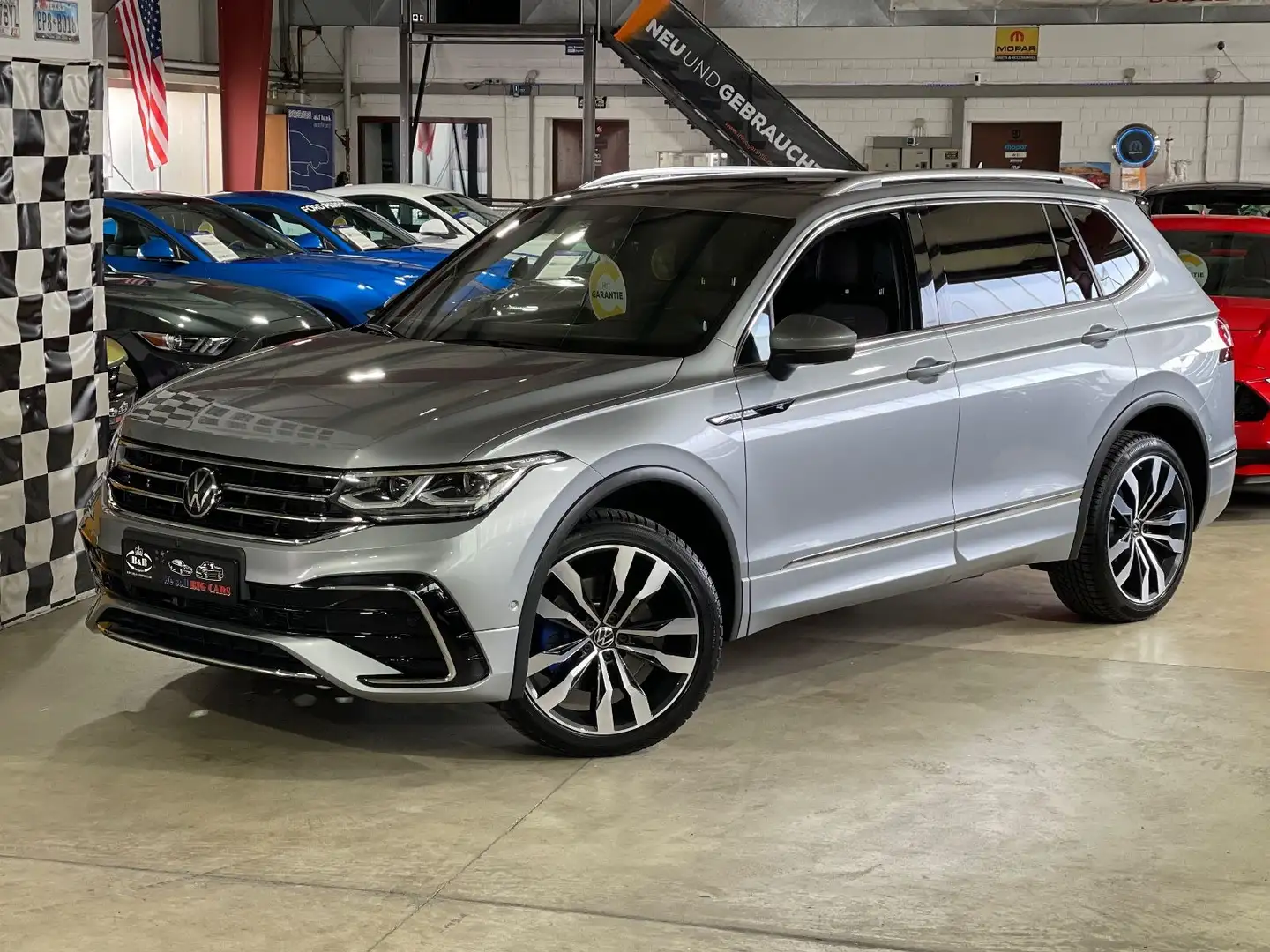 Volkswagen Tiguan Allspace ALLSPACE+R-LINE+4MOT+PANO+HUD+SHZ+AHK+GARANTIE Silber - 1