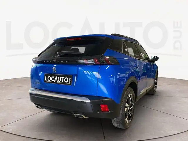 Peugeot 2008 view 4