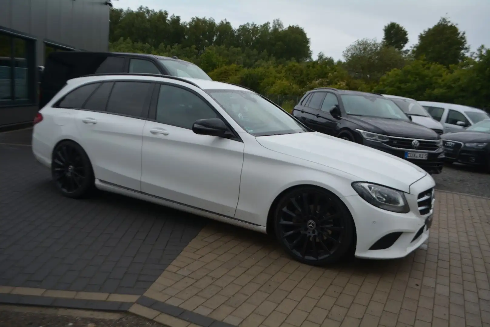 Mercedes-Benz C 220 T d 4Matic AMG Sportpaket Weiß - 1