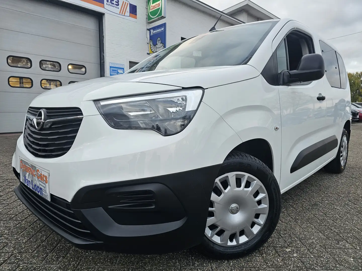 Opel Combo Life Life 1.5 D Start/Stop Edition, Bluetooth,1schuifd. White - 1