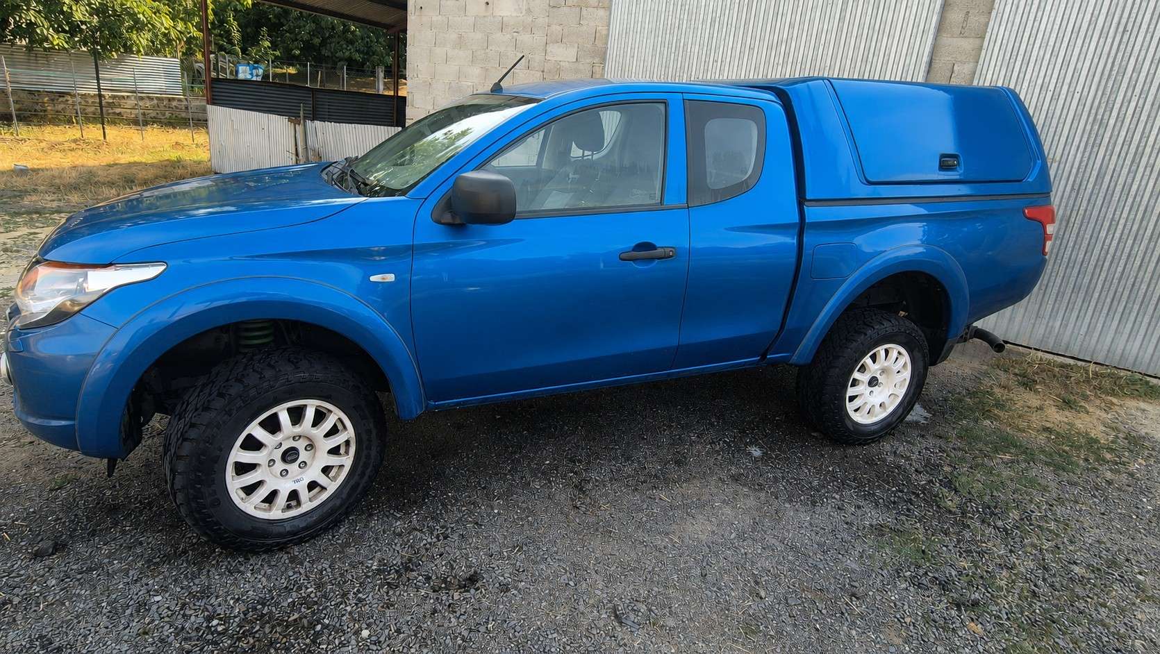 Mitsubishi L200 2.5DI-D Double Cab Motion - foto 1