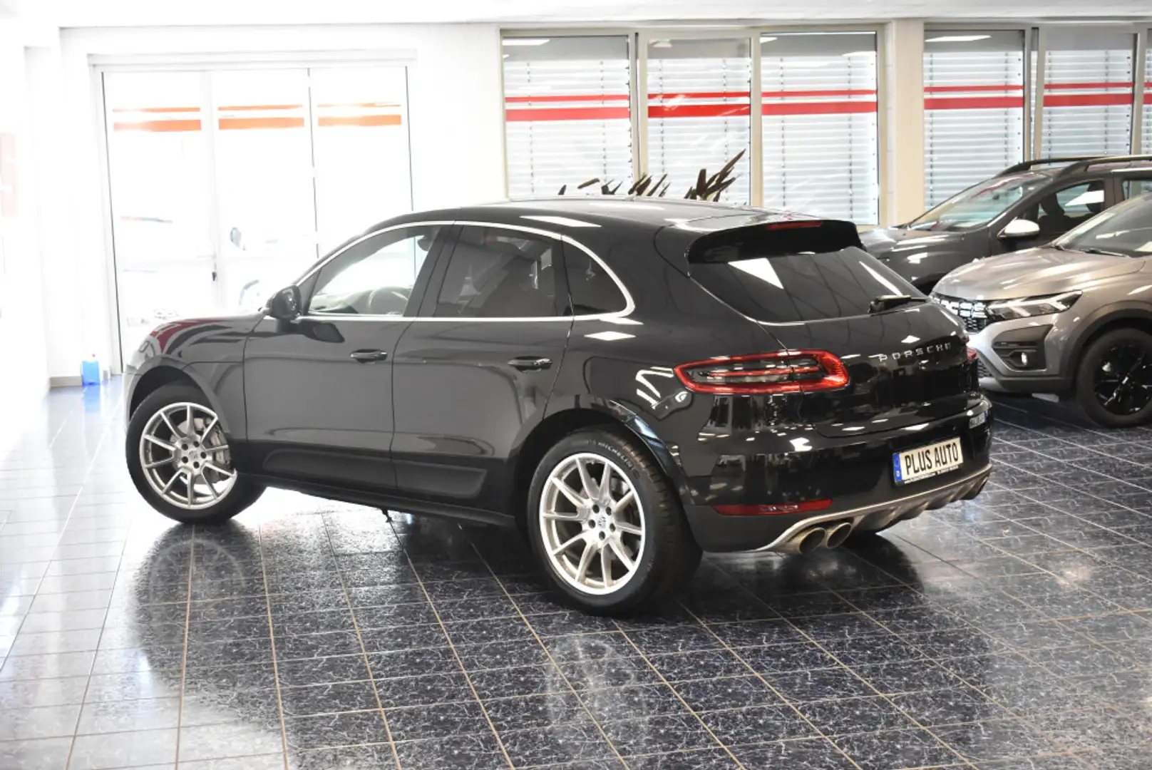 Porsche Macan S TDI Aut. 4WD Navi Xenon Leder Kamera Schwarz - 2
