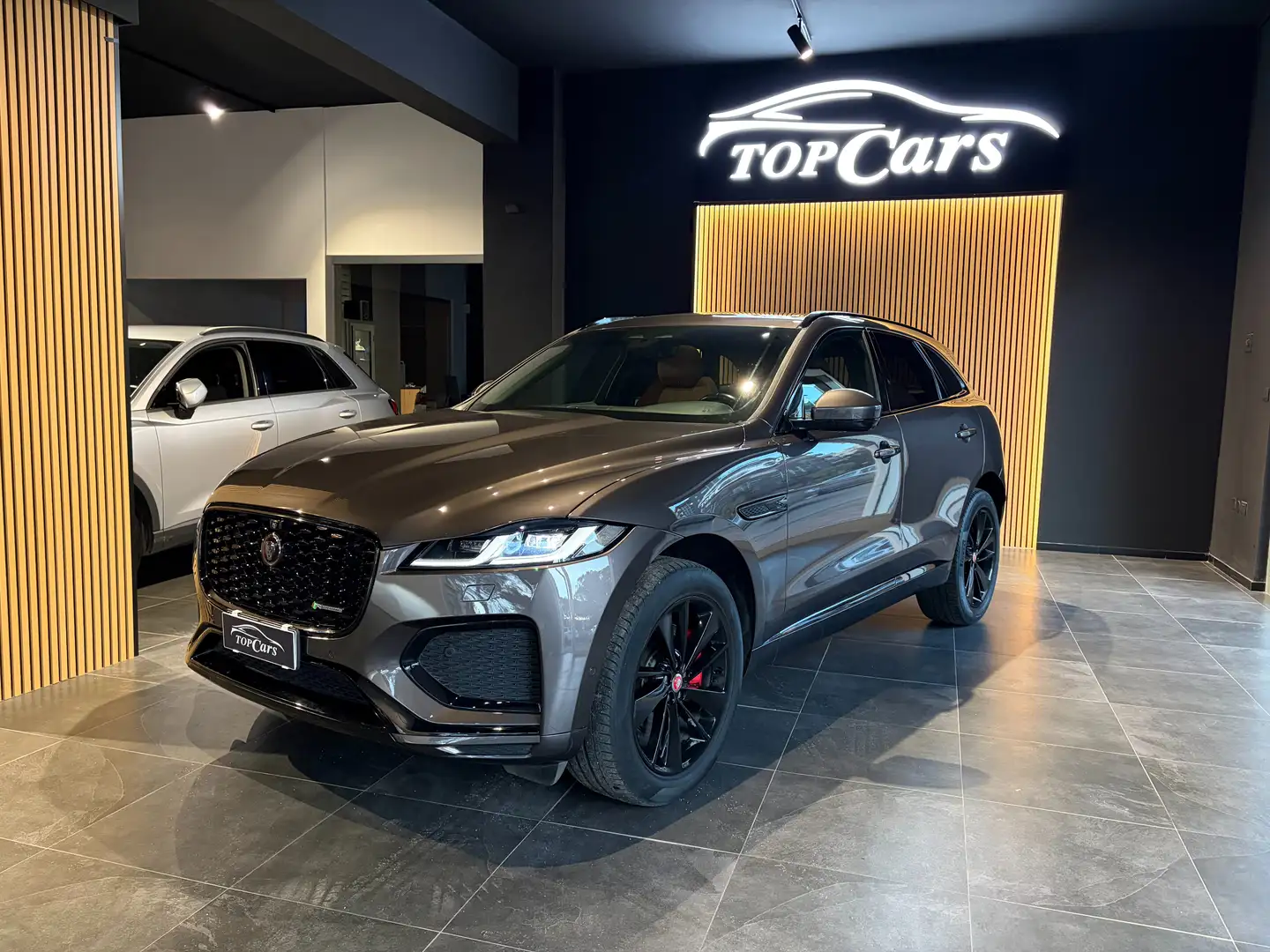 Jaguar F-Pace F-Pace 2.0d i4 mhev R-Dynamic S awd 163cv auto Grigio - 2