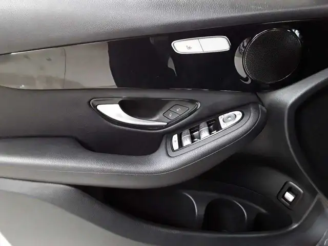 Mercedes-Benz GLC view 17