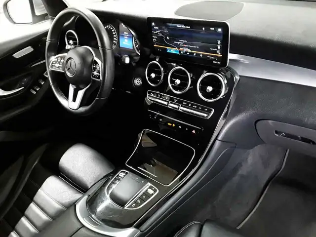 Mercedes-Benz GLC view 9