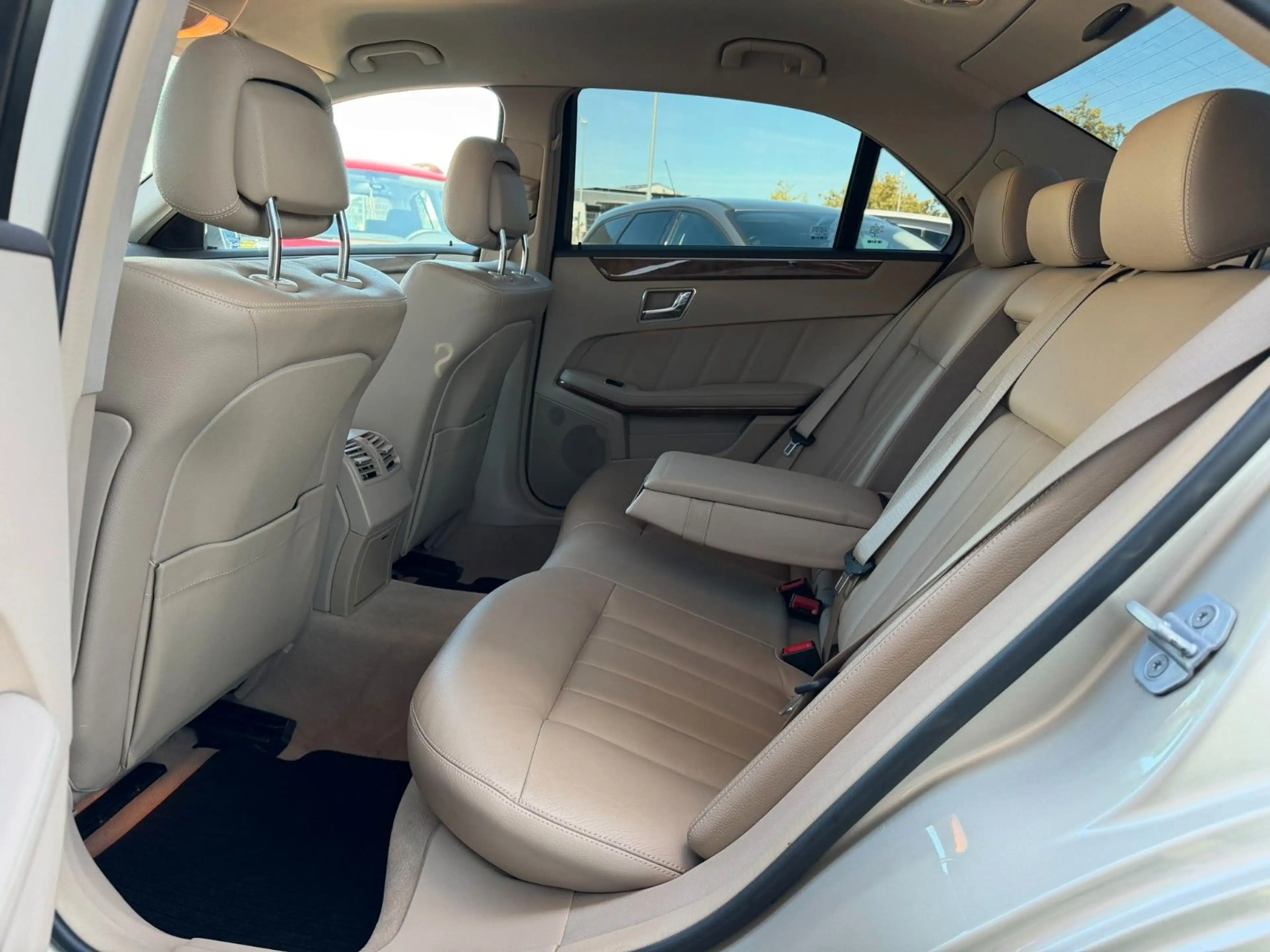Mercedes-Benz E 350 CGI BlueEFFICIENCY*LM*Leder*Xenon* — photo 10