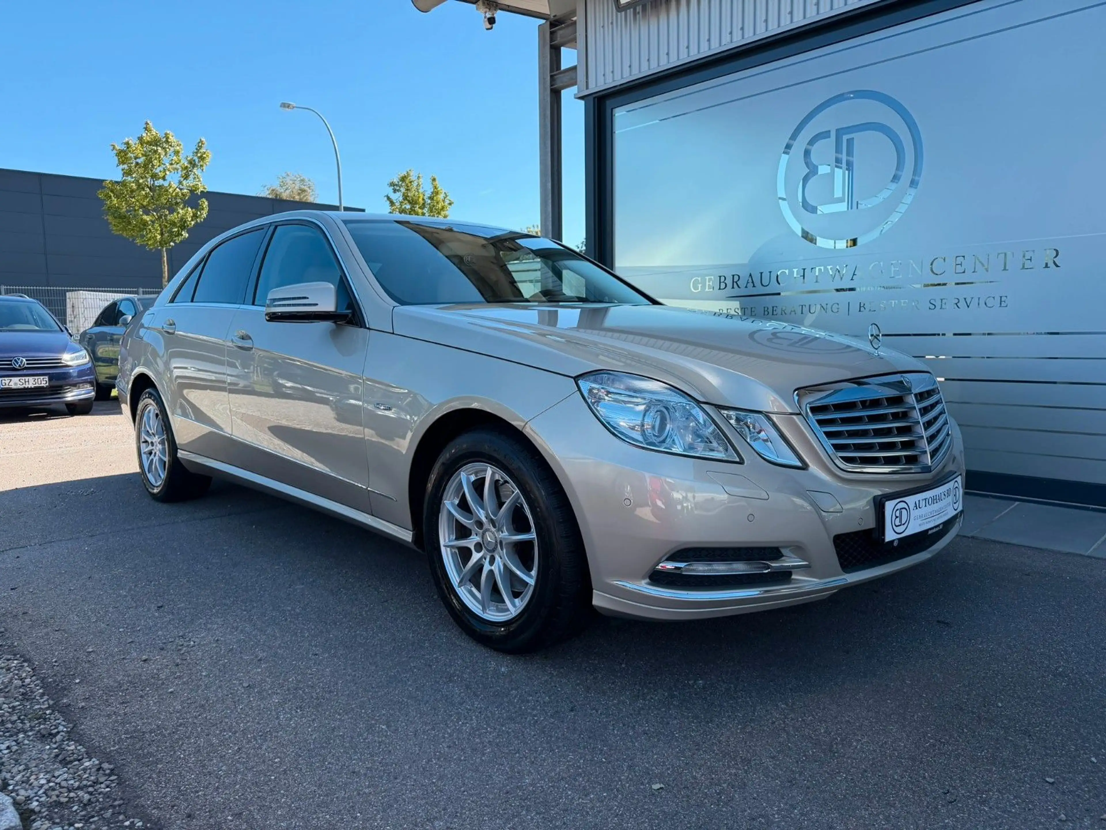 Mercedes-Benz E 350 CGI BlueEFFICIENCY*LM*Leder*Xenon* — photo 6