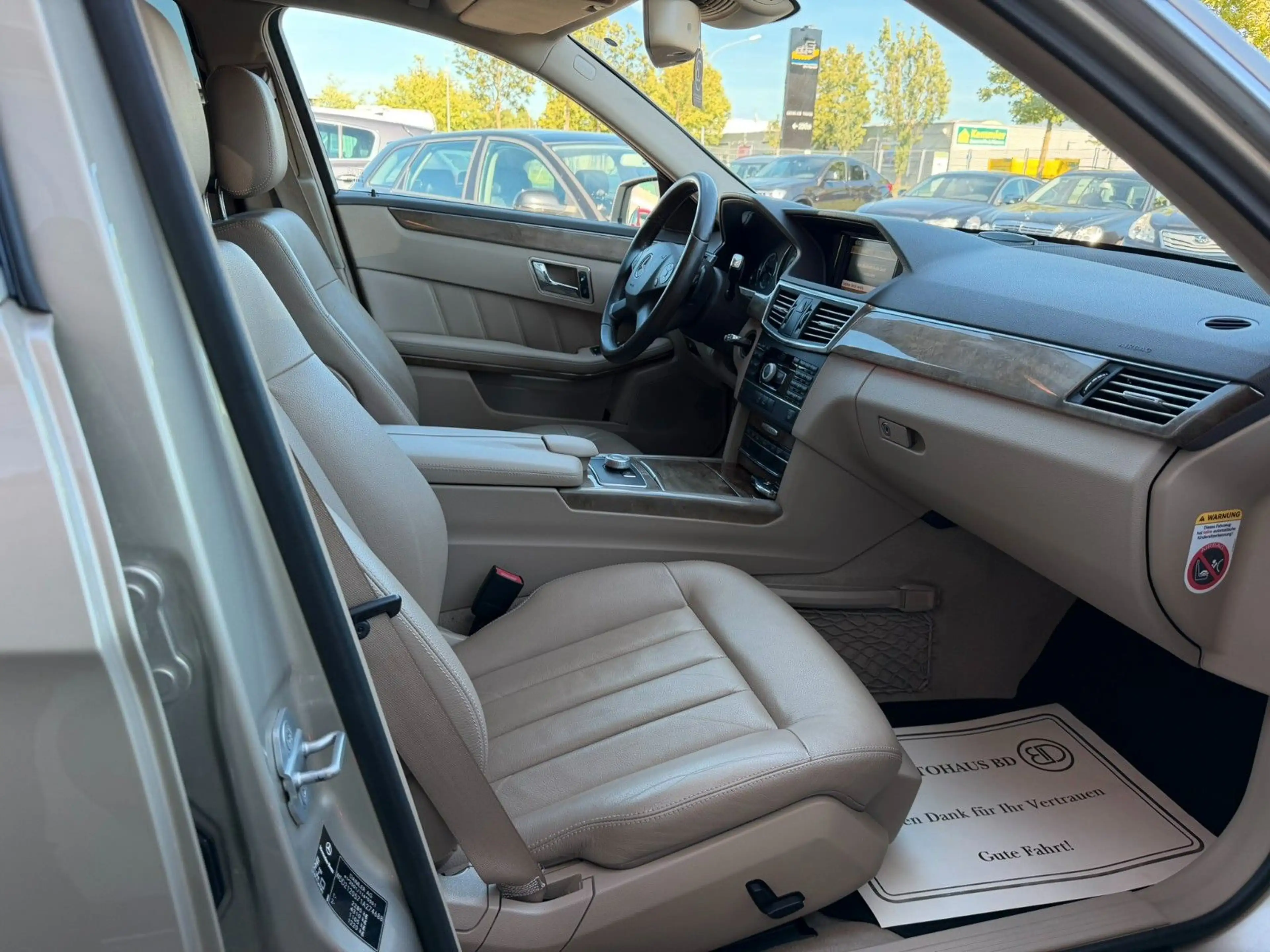Mercedes-Benz E 350 CGI BlueEFFICIENCY*LM*Leder*Xenon* — photo 8