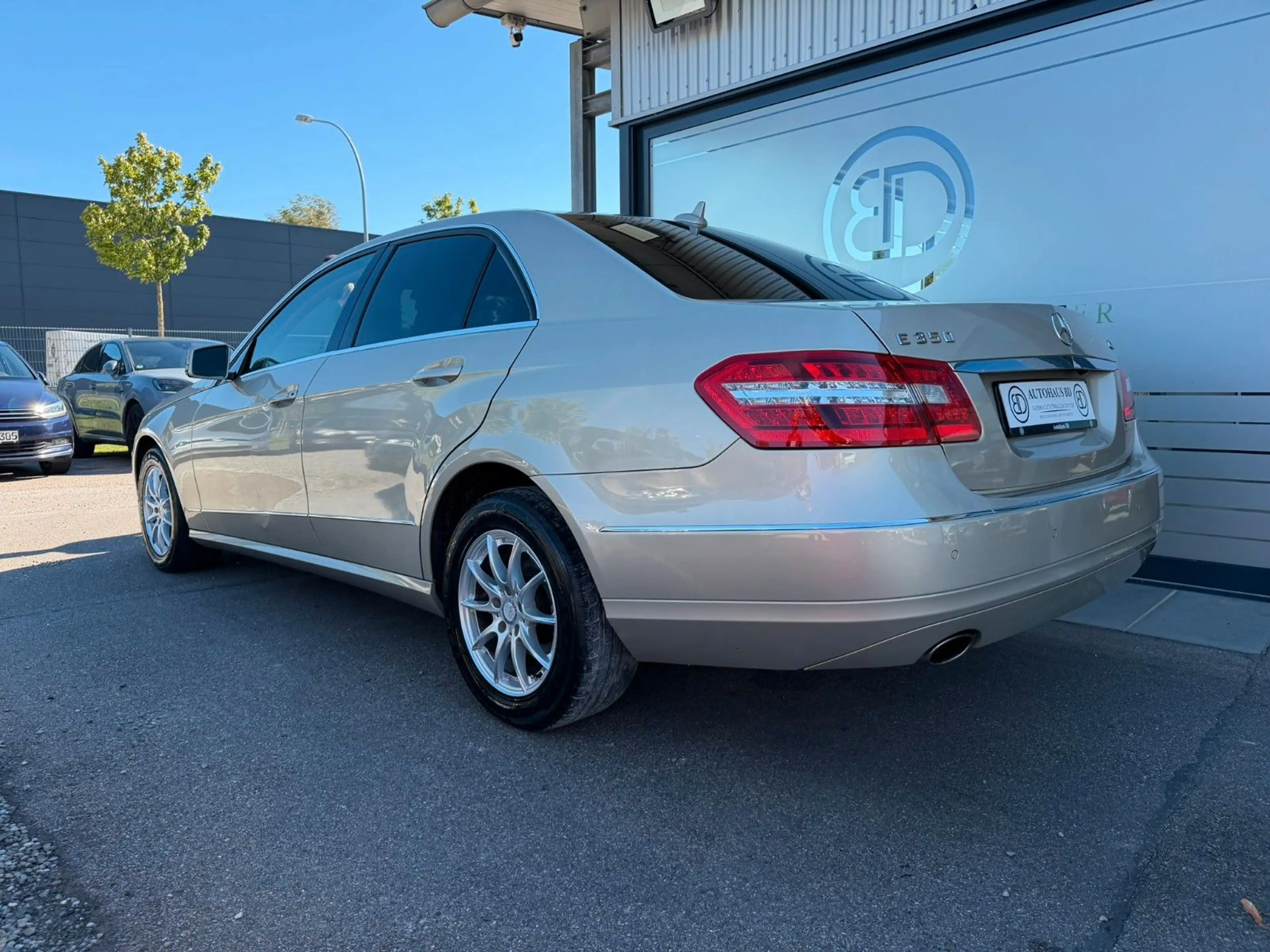 Mercedes-Benz E 350 CGI BlueEFFICIENCY*LM*Leder*Xenon* — photo 3