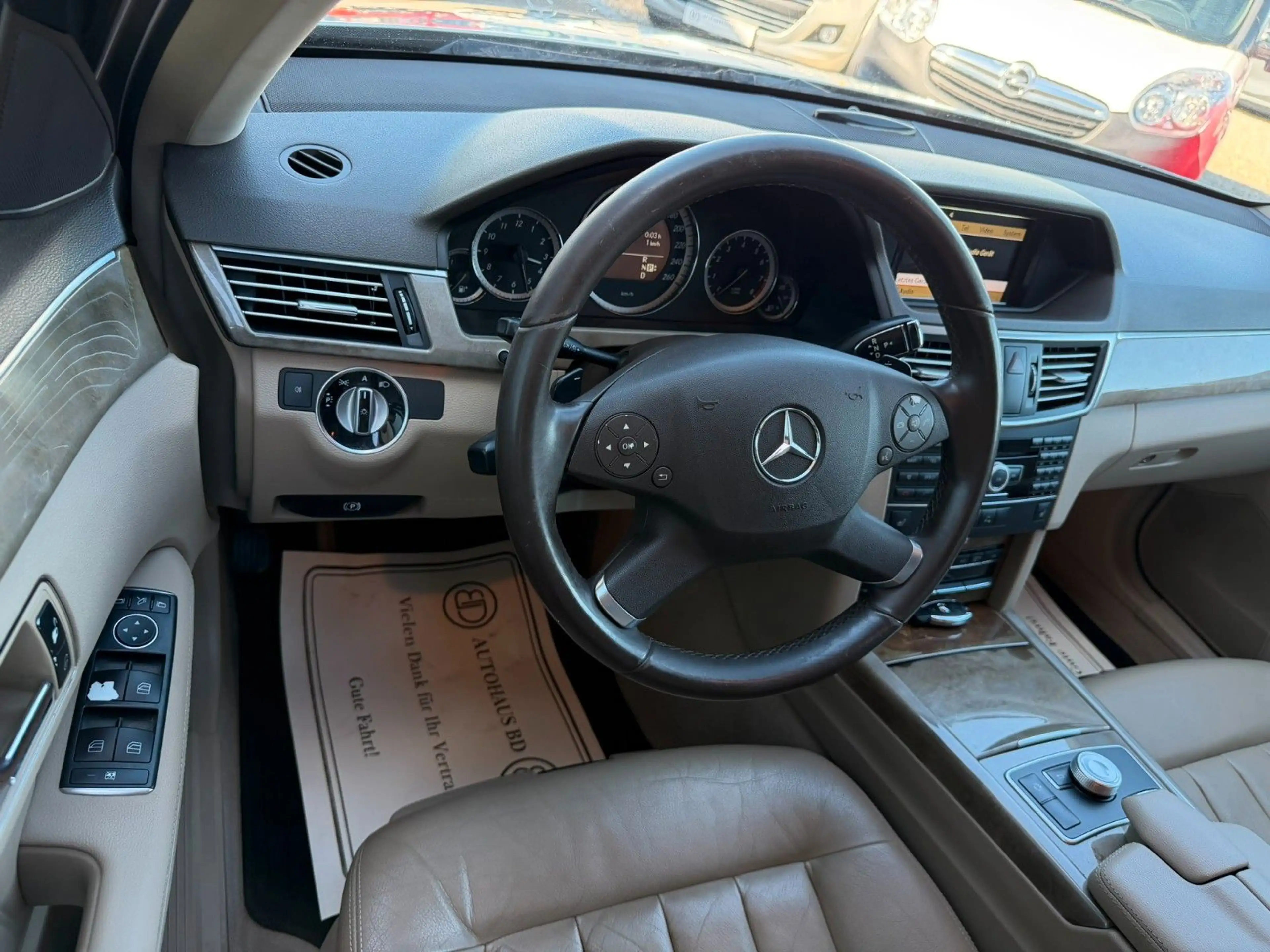 Mercedes-Benz E 350 CGI BlueEFFICIENCY*LM*Leder*Xenon* — photo 11