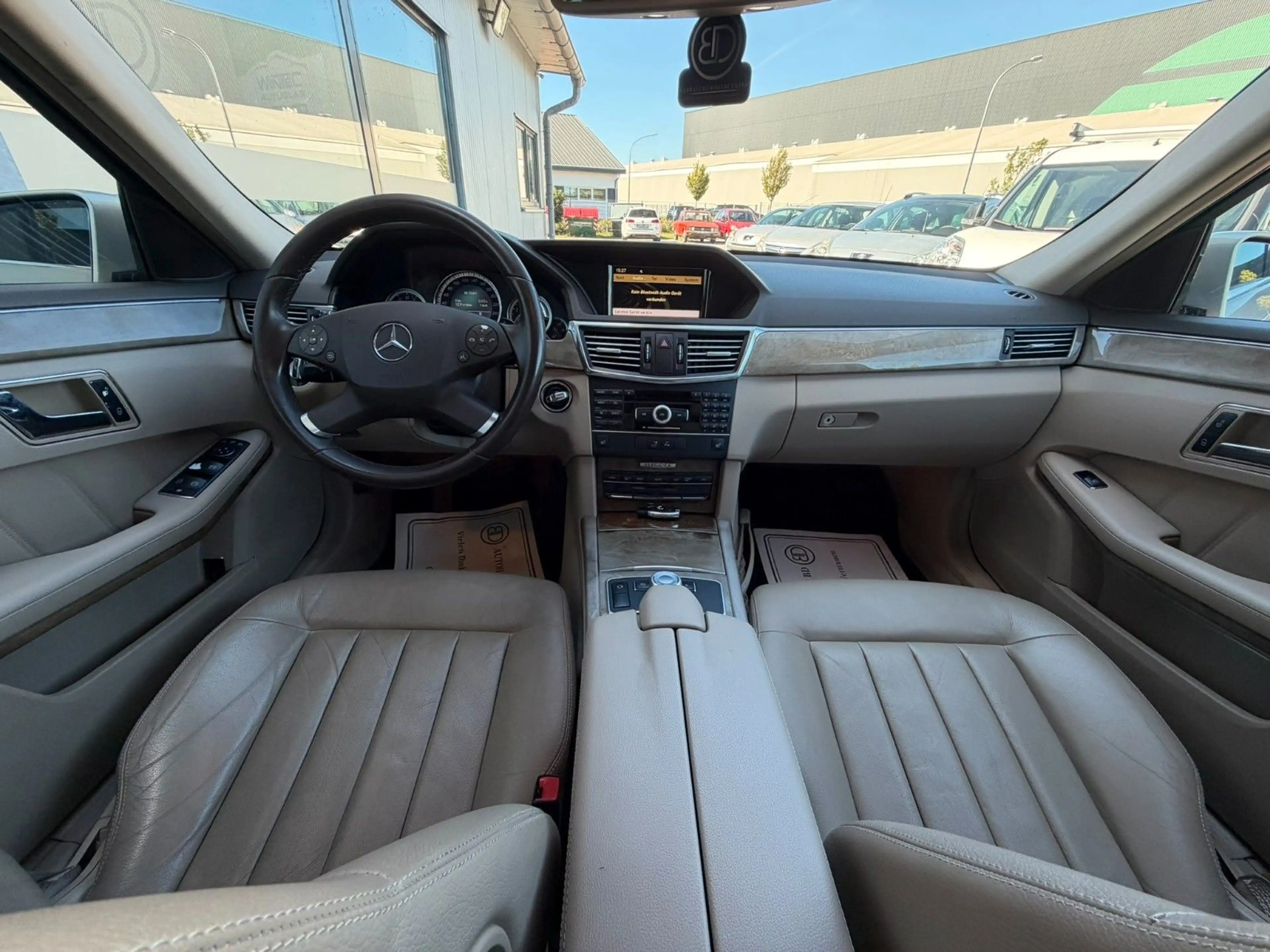 Mercedes-Benz E 350 CGI BlueEFFICIENCY*LM*Leder*Xenon* — photo 14