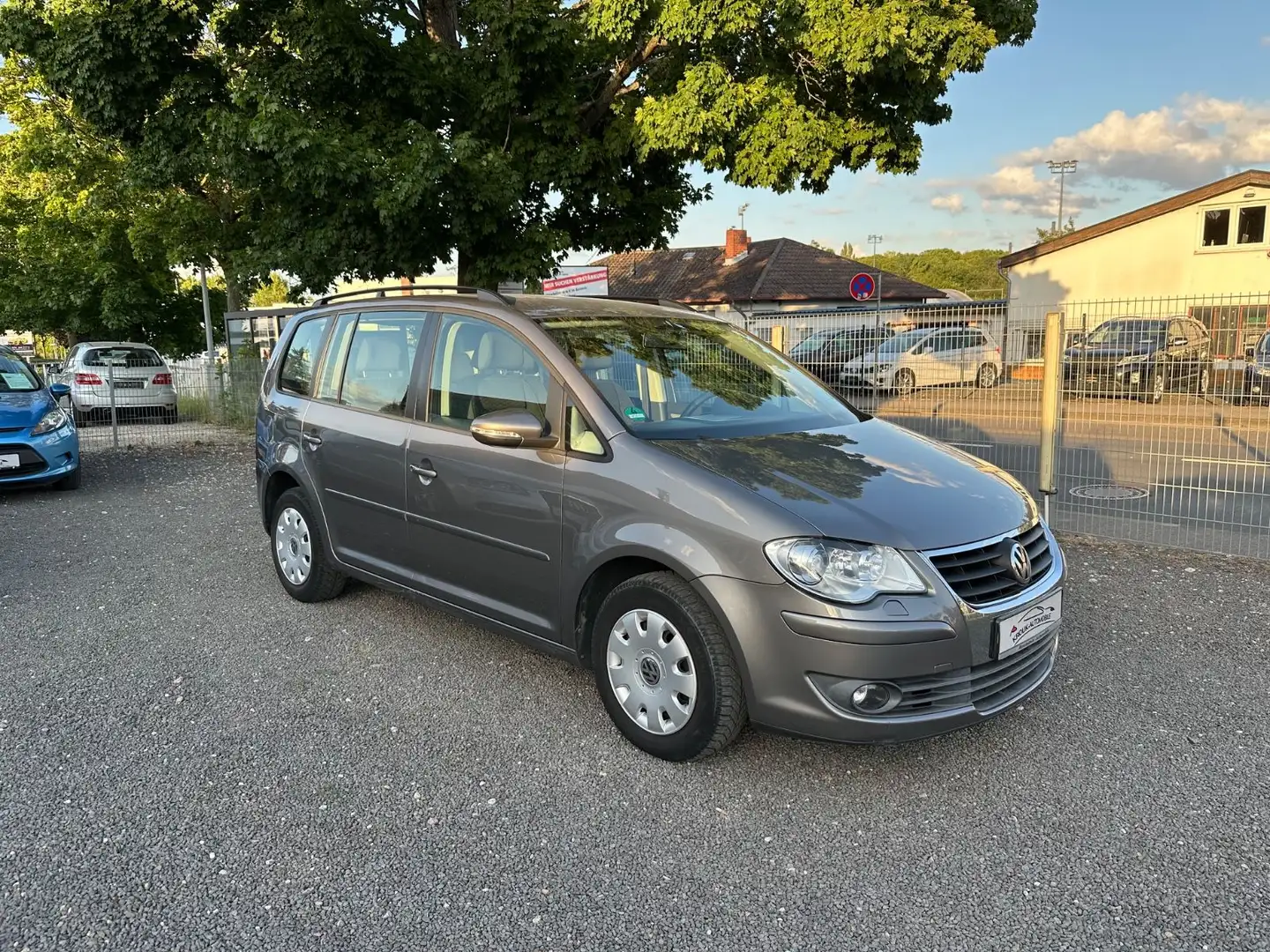 Volkswagen Touran Trendline 2.0TDI Xenon TÜV 2.Hand Szary - 1
