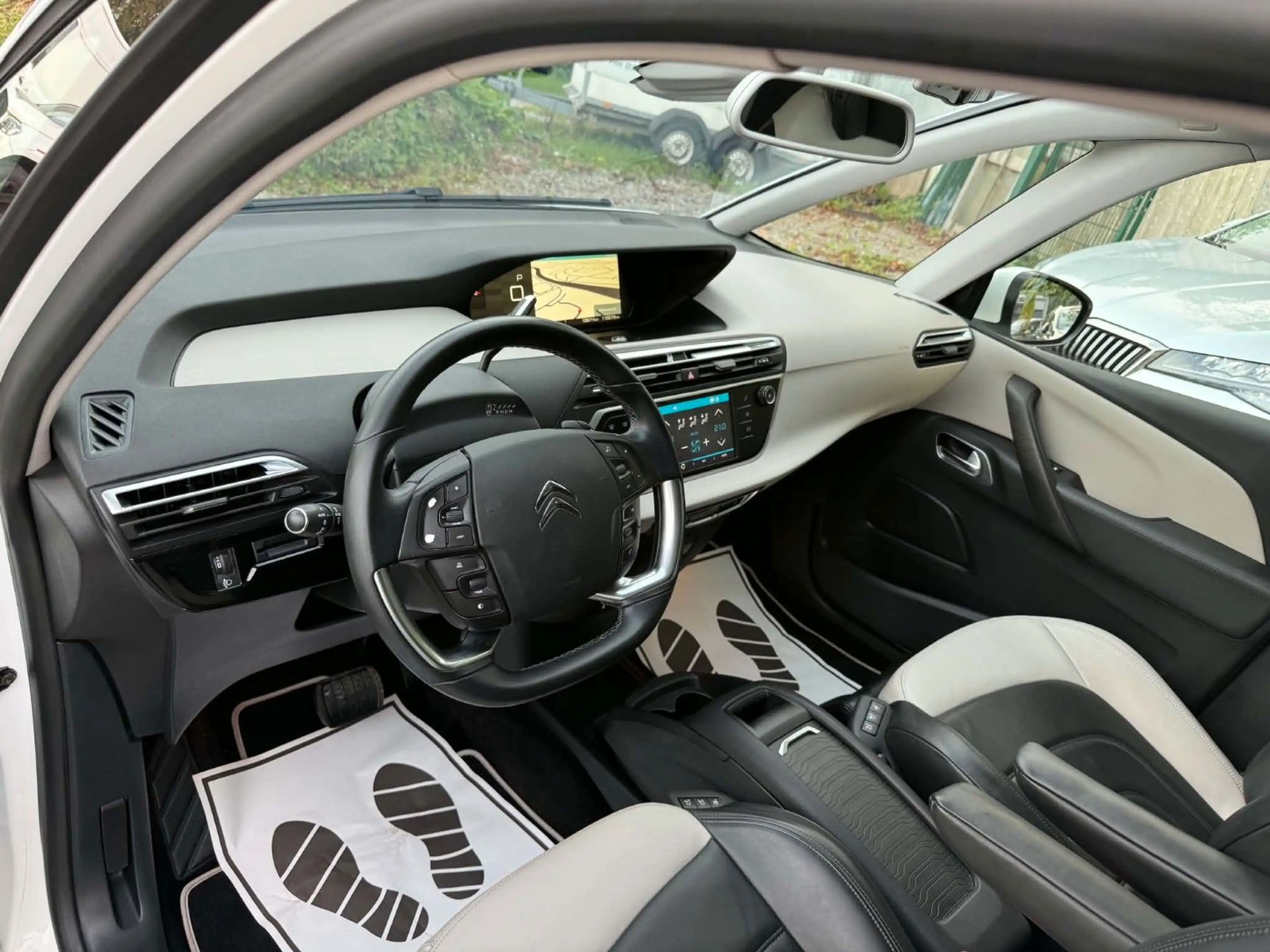 Citroen Grand C4 Picasso 1.6 THP 165 PS*7 Sitzer*Xenon* — photo 11