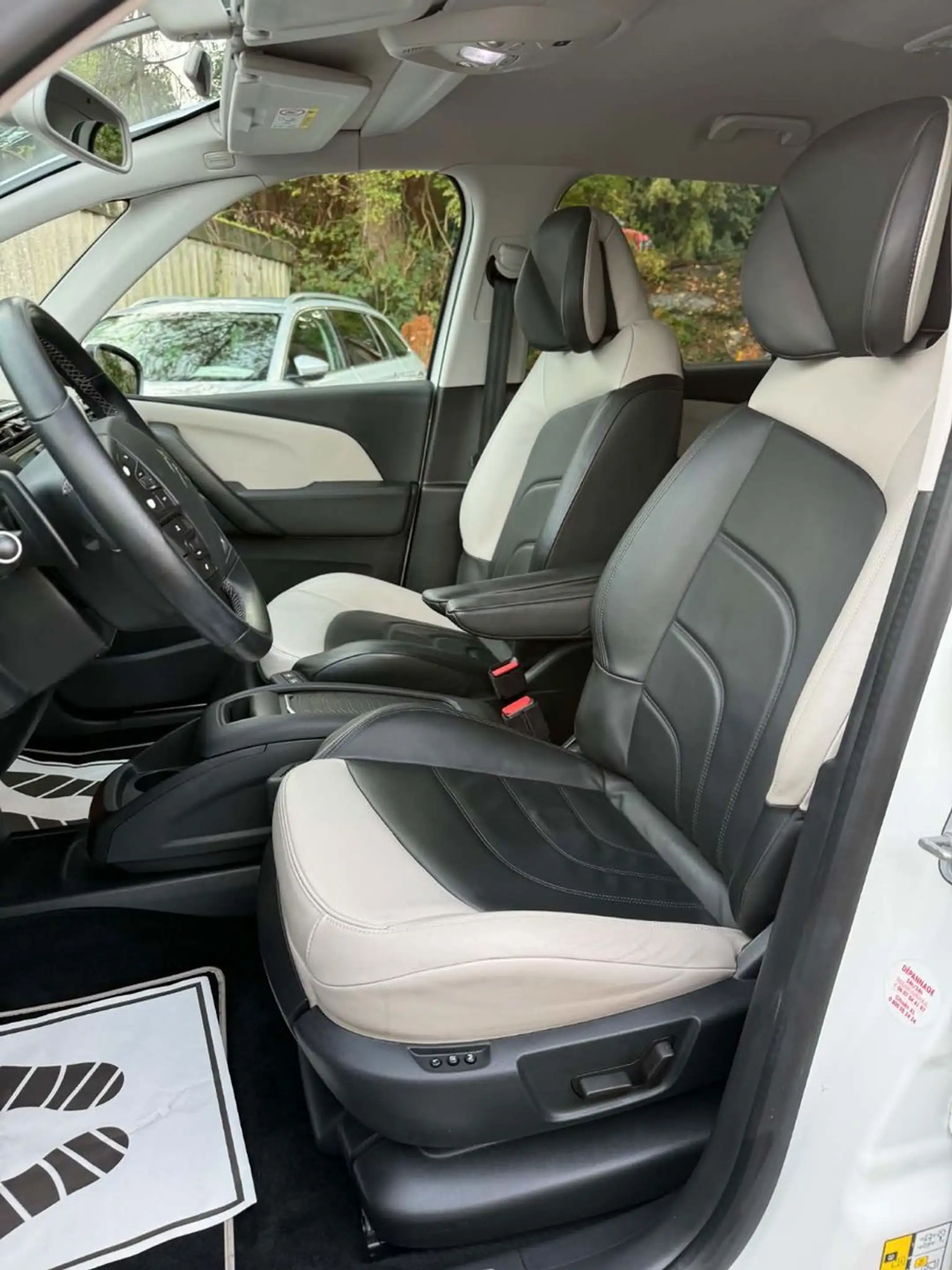 Citroen Grand C4 Picasso 1.6 THP 165 PS*7 Sitzer*Xenon* — photo 8