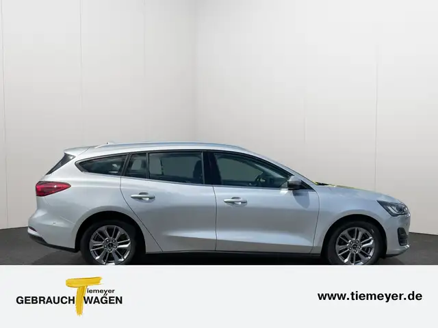 Ford Focus view 4
