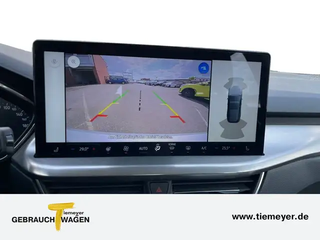 Ford Focus view 16