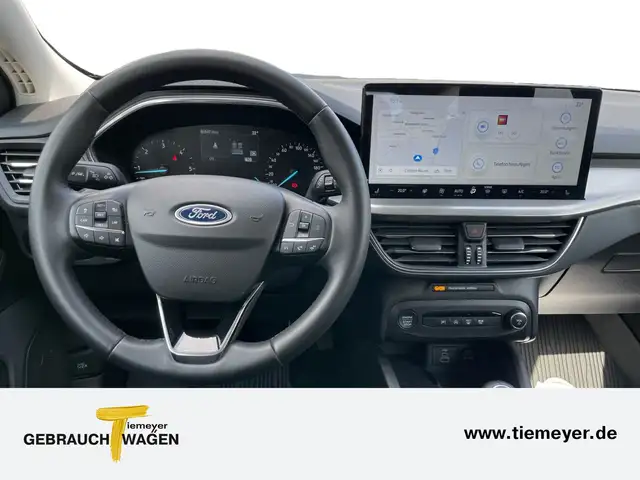 Ford Focus view 12