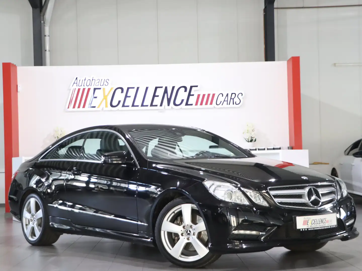 Mercedes-Benz E 250 CGI Coupe BE AMG-LINE+AMG-STYLING / XENON Zwart - 1