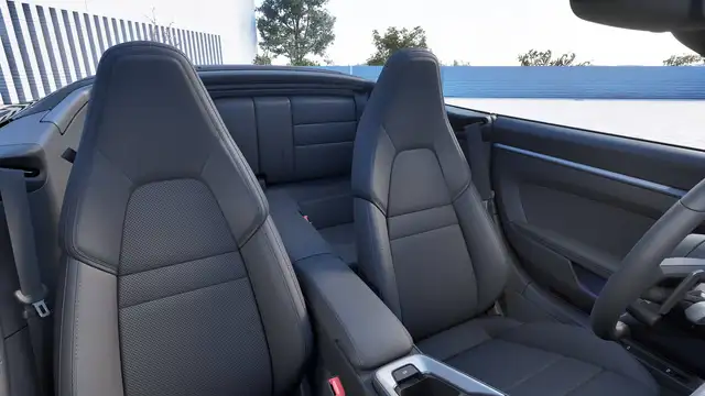 Porsche 911 view 10