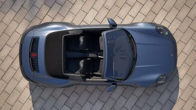 Porsche 911 view 8