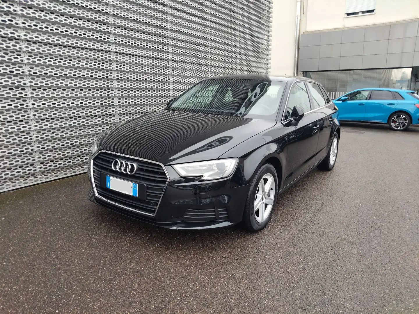 Audi A3 A3 SPB 30 TDI Business Zwart - 1