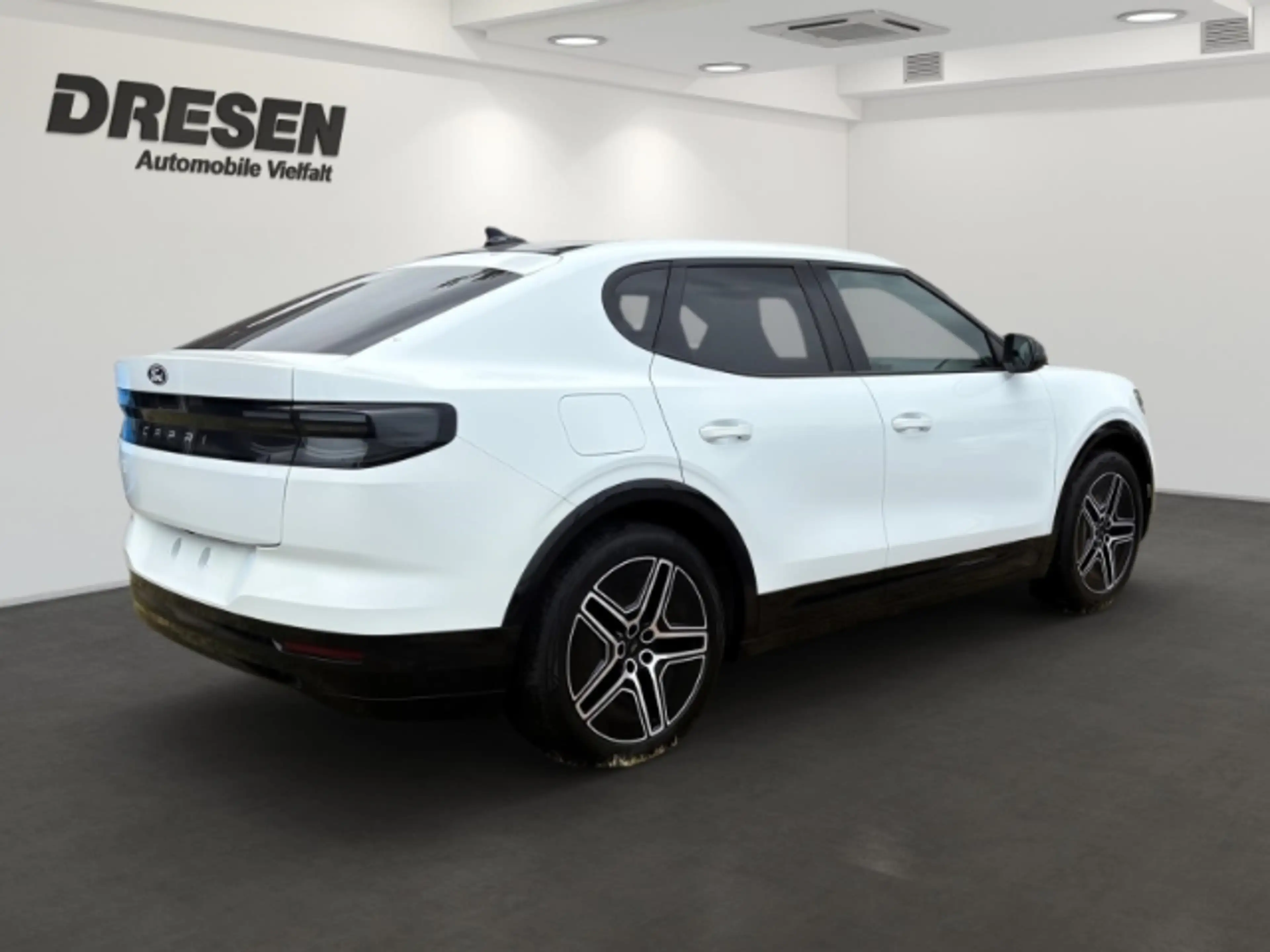 Ford Capri 125 kW RWD Premium + Panoramadach + el. Heckklappe — photo 4