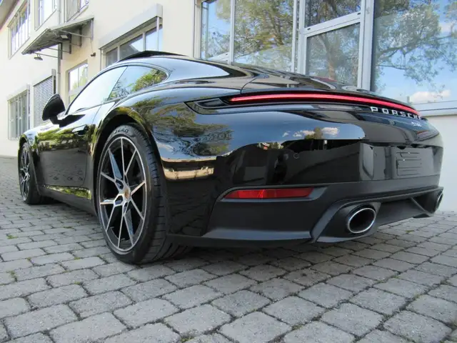 Porsche 911 view 14