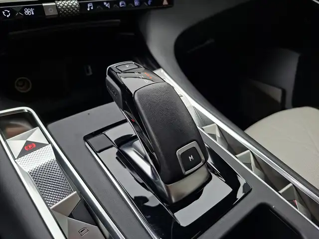 DS Automobiles DS 7 Crossback view 20